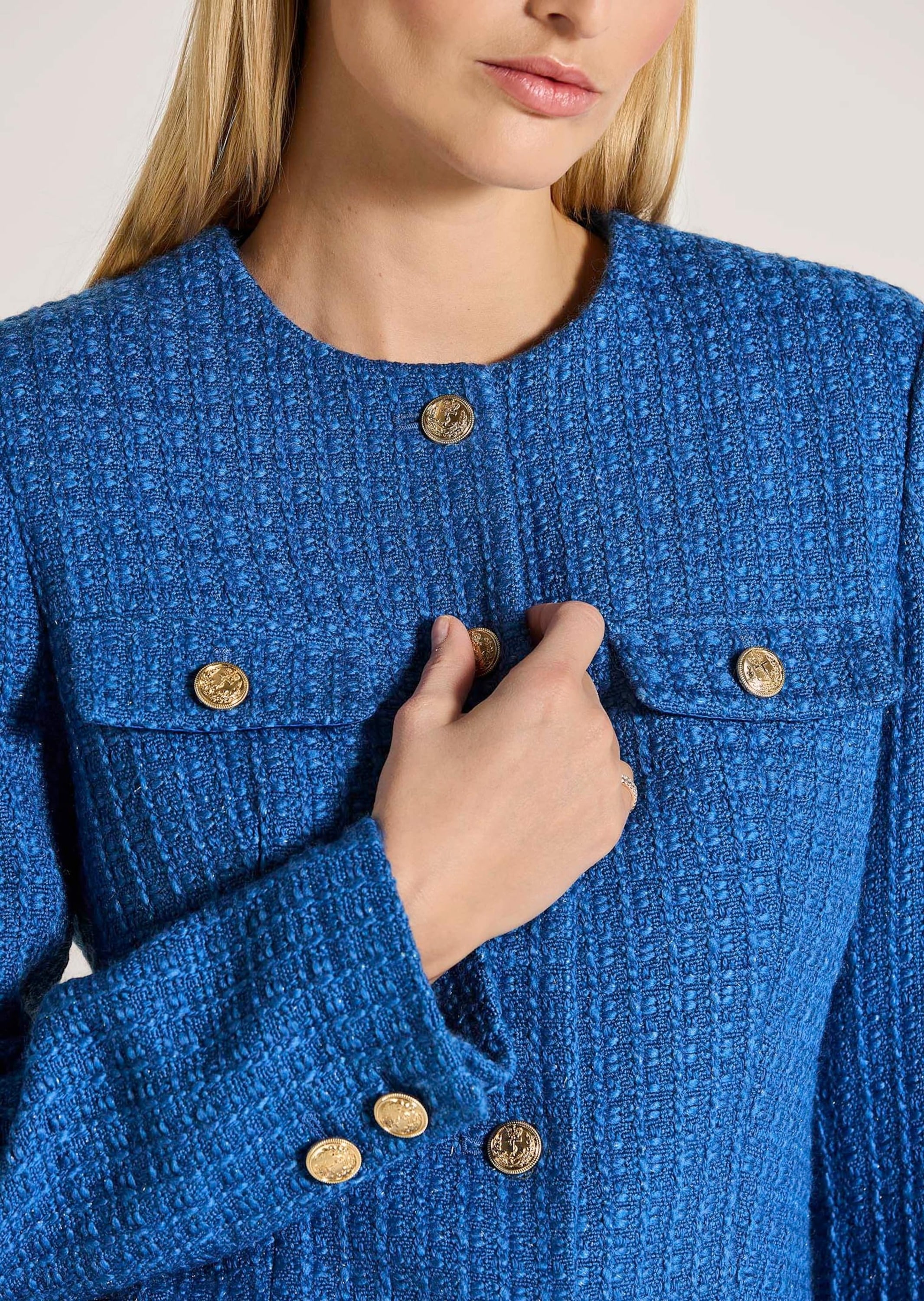 MADELEINE Jerseyblazer »Blazer Couturiger Kurzblazer mit goldfarbenen Knöpfen«