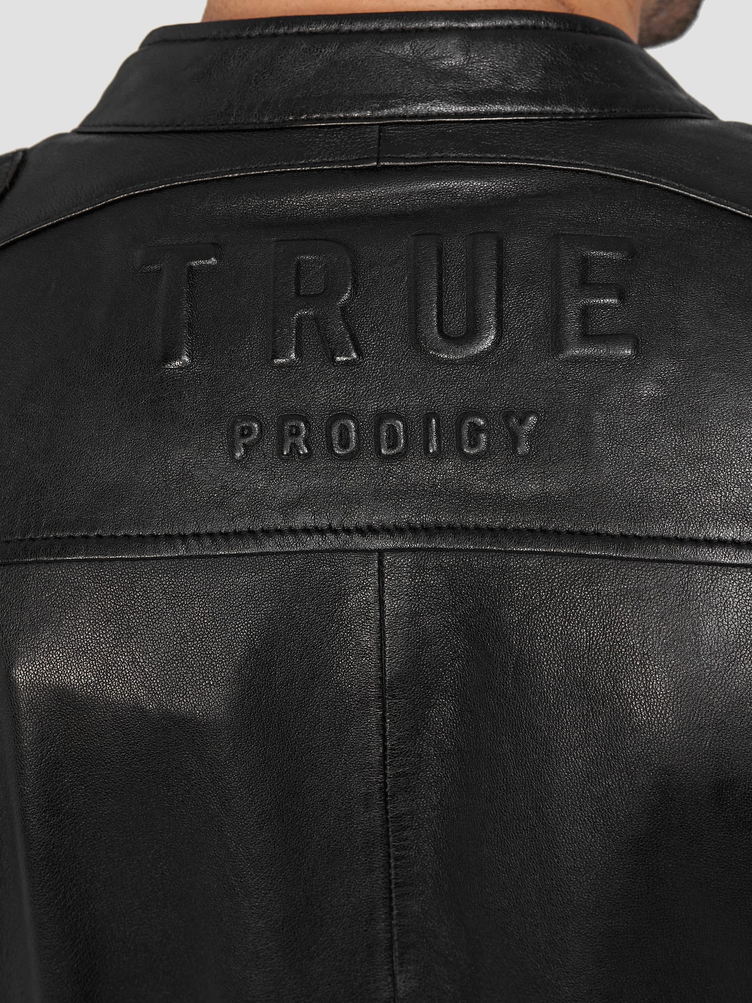 trueprodigy Lederjacke »Franky Abgesteppte Details an der Schulter und Logo Applikation« ohne Kapuze