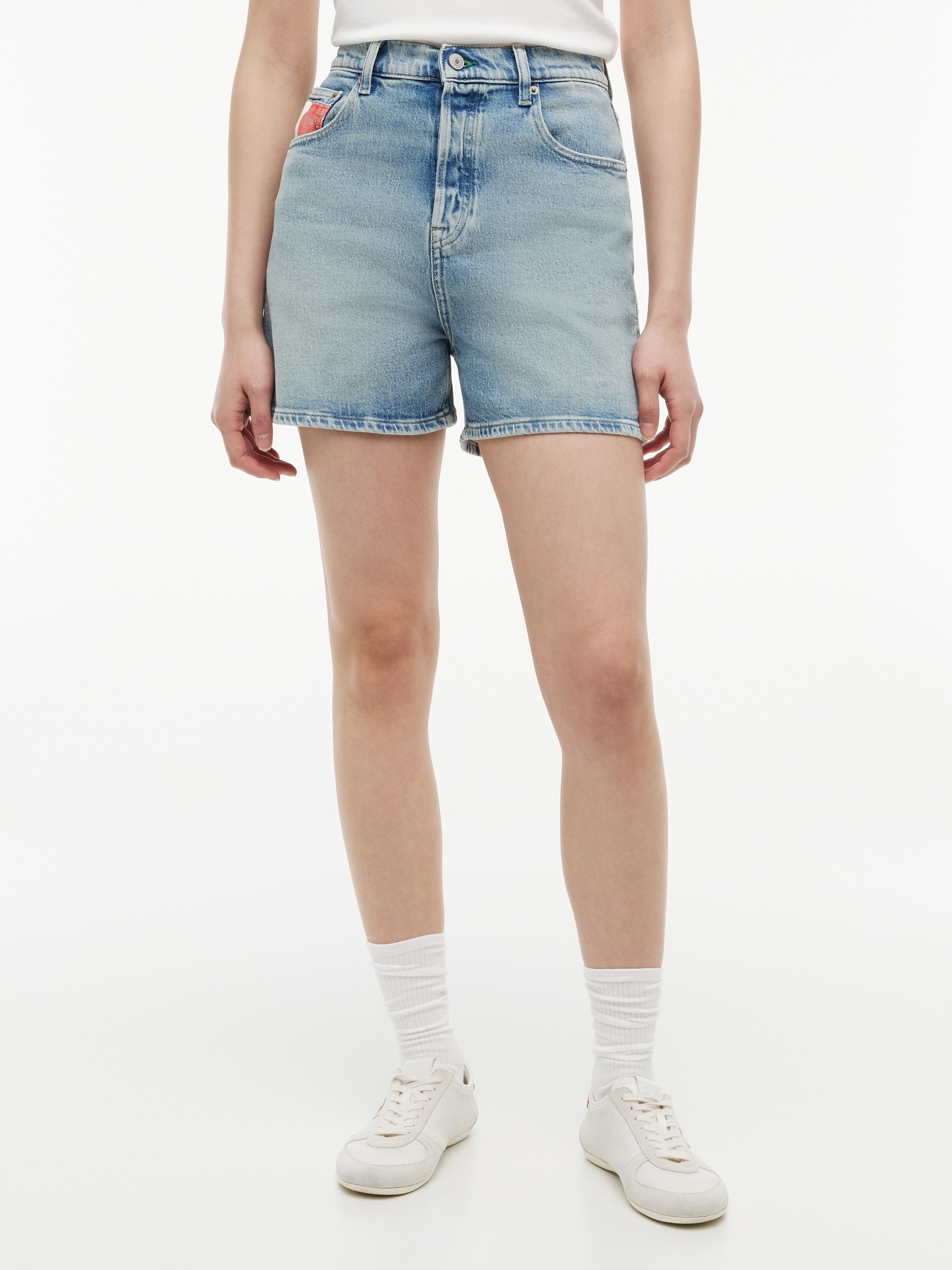 Tommy Jeans Jeansshorts "MOM SHORT RWB CBF CJ6115" Baumwollmischung, Mom Fit, high rise