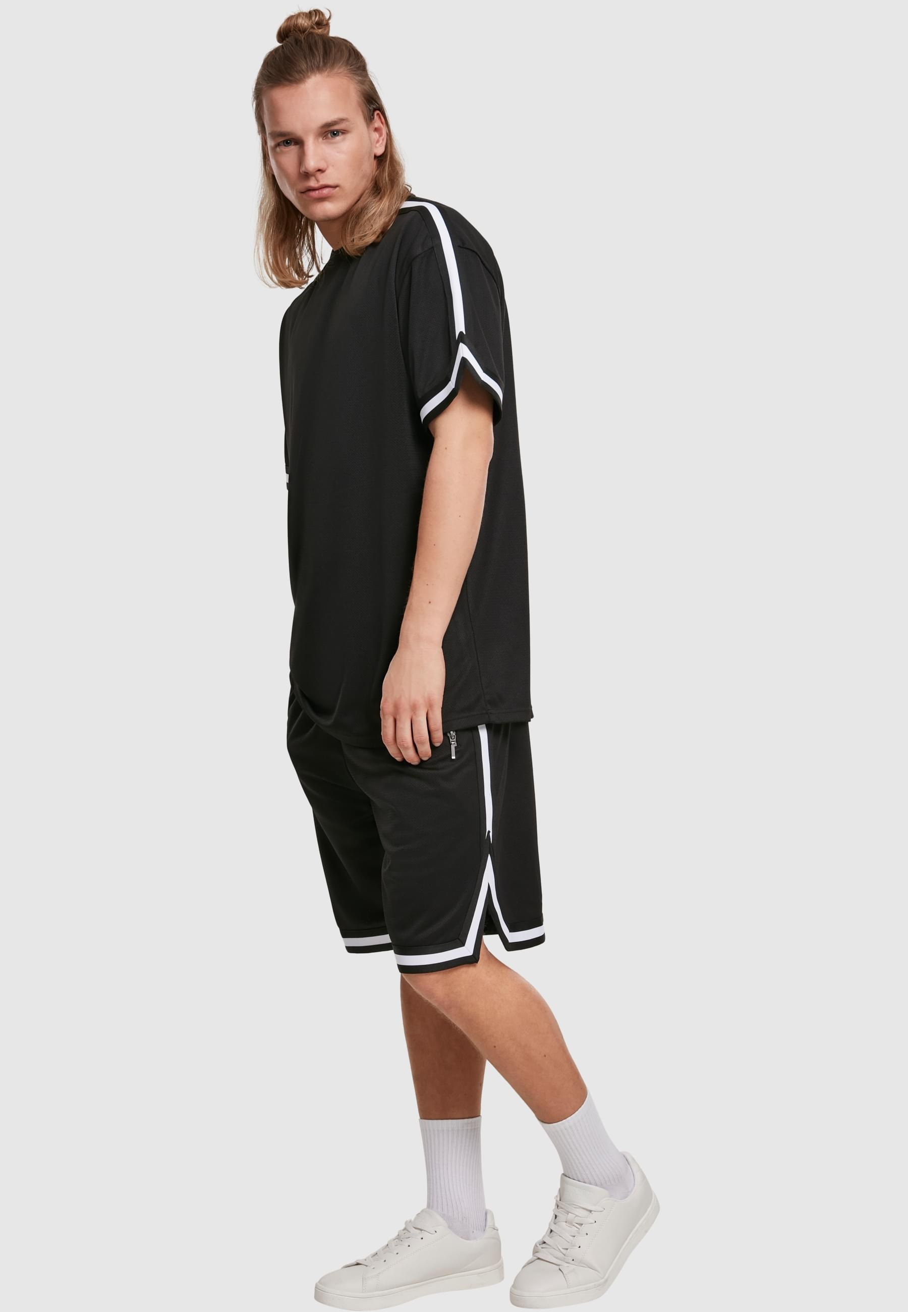 URBAN CLASSICS Shorts »Urban Classics Herren Premium Stripes Mesh Shorts«, (1 tlg.)