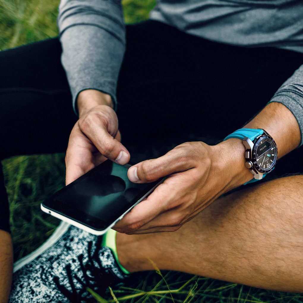Festina Smartwatch »Connected D«, Armbanduhr, Herrenuhr, Schrittzähler, Weltzeit, Stoppfunktion, Titan)