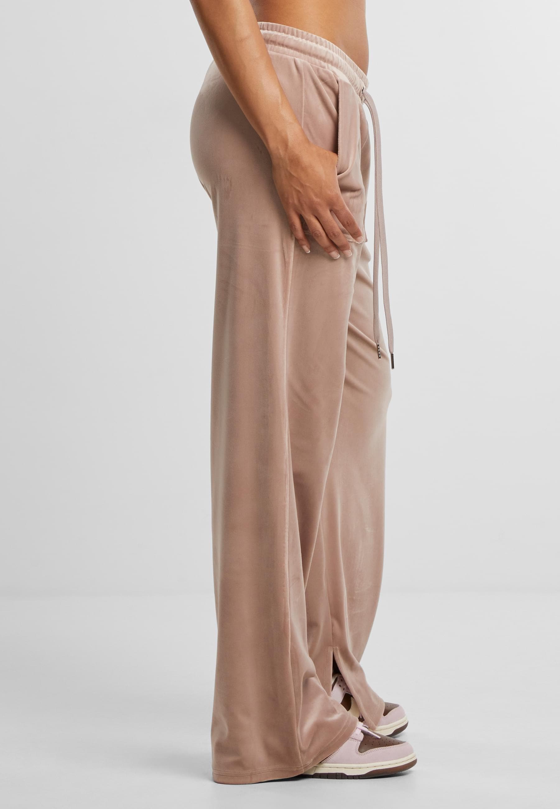 URBAN CLASSICS Jogginghose »Urban Classics Ladies Velvet Sweatpants«, (1 tlg.)
