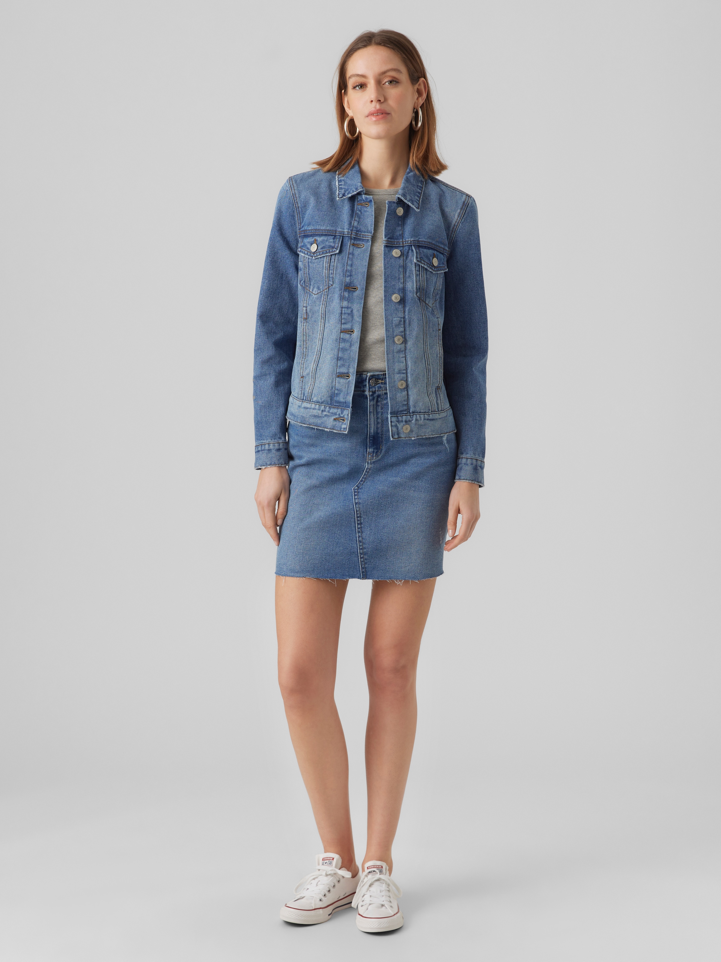 Vero Moda Jeansjacke »VMZORICA LS DENIM JACKET MIX NOOS«, mit leichten Destroyed Effekten