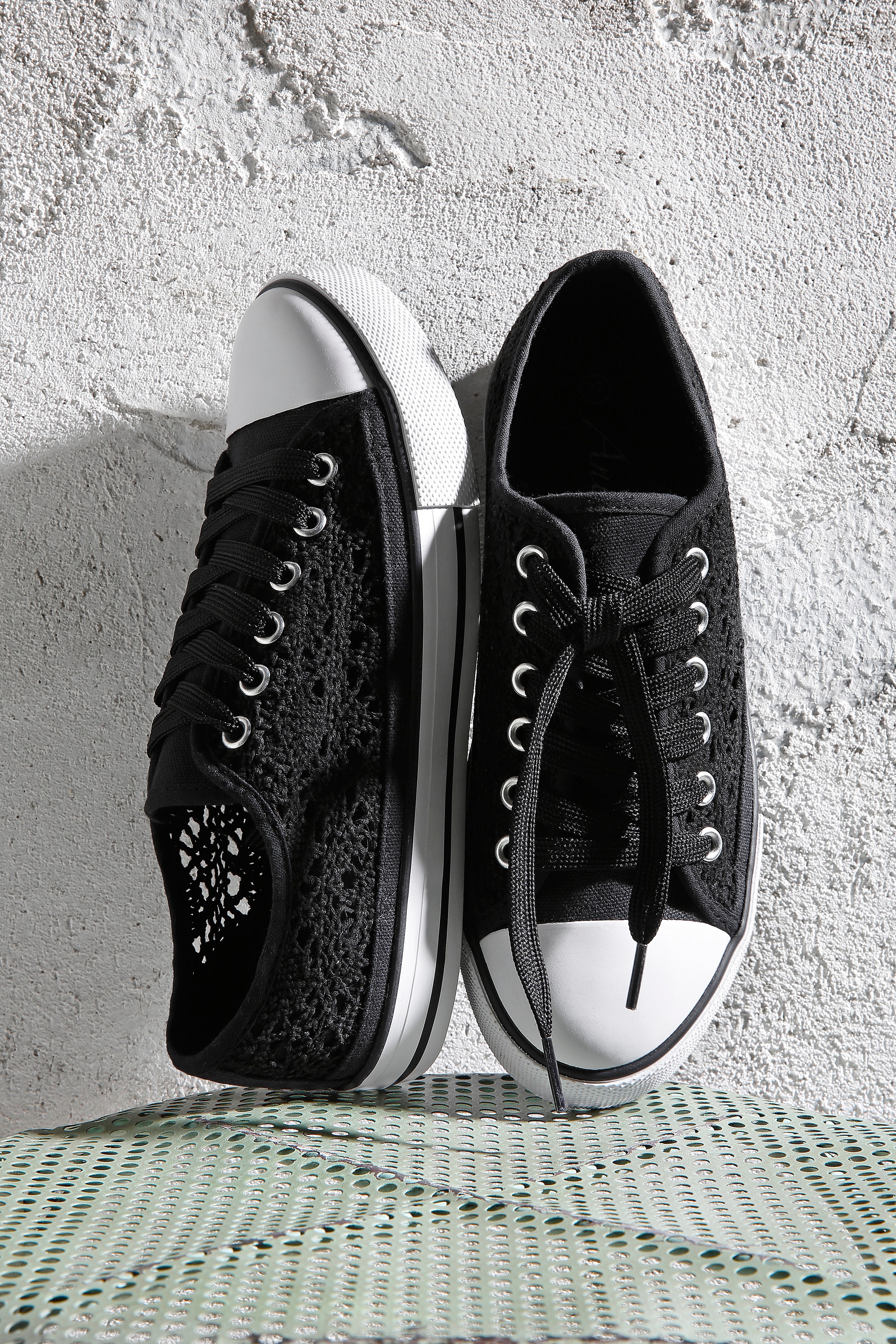 Aniston SHOES Sneaker Schnürschuh, Freizeitschuh in Häkeloptik - NEUE KOLLE günstig online kaufen