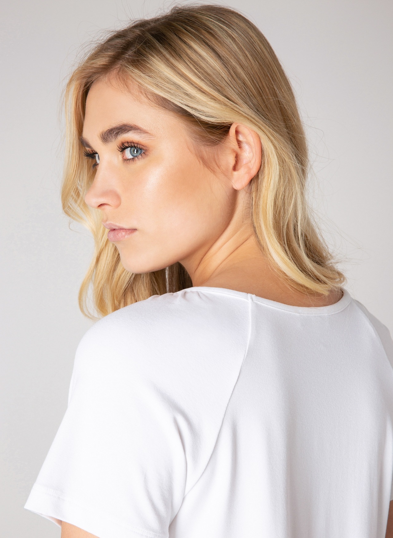 Base Level T-Shirt "Yona", mit Raffung am Ausschnitt und elastischem Bund günstig online kaufen