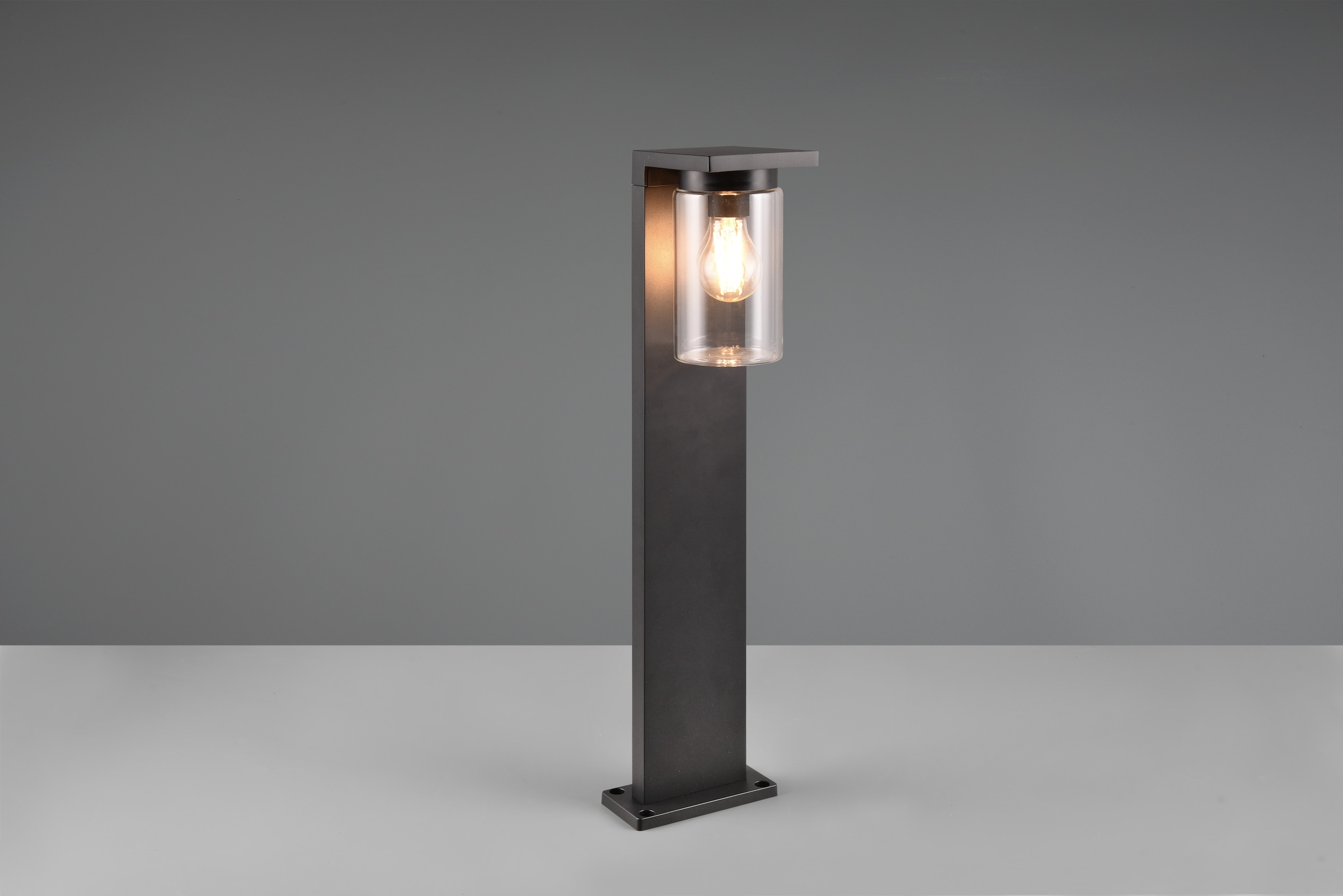TRIO Leuchten Außen-Stehlampe »ARDILA, Stehleuchte Outdoor Garten Terrasse, exkl 1xE27 max 40W«, 1 flammig, Leuchtmittel E27 | Leuchtmittel wechselbar, Garten Stehlampe IP44 mit Dämmerungssensor, Pollerleuchte Höhe 65cm