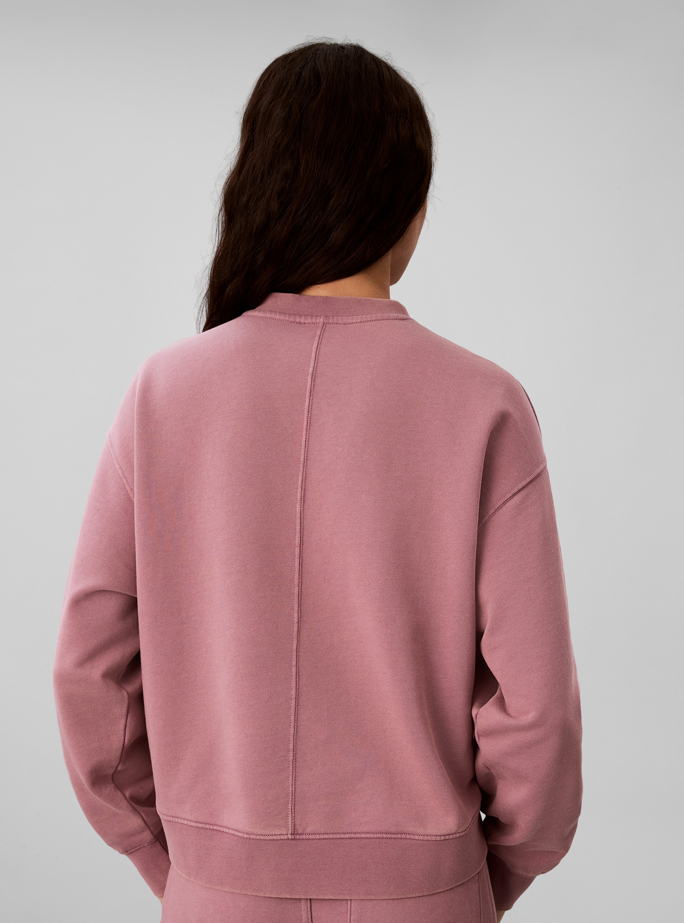 Calvin Klein Jeans Sweatshirt »WOVEN LABEL TERRY V-NECK«, Regular fit mit V-Ausschnitt
