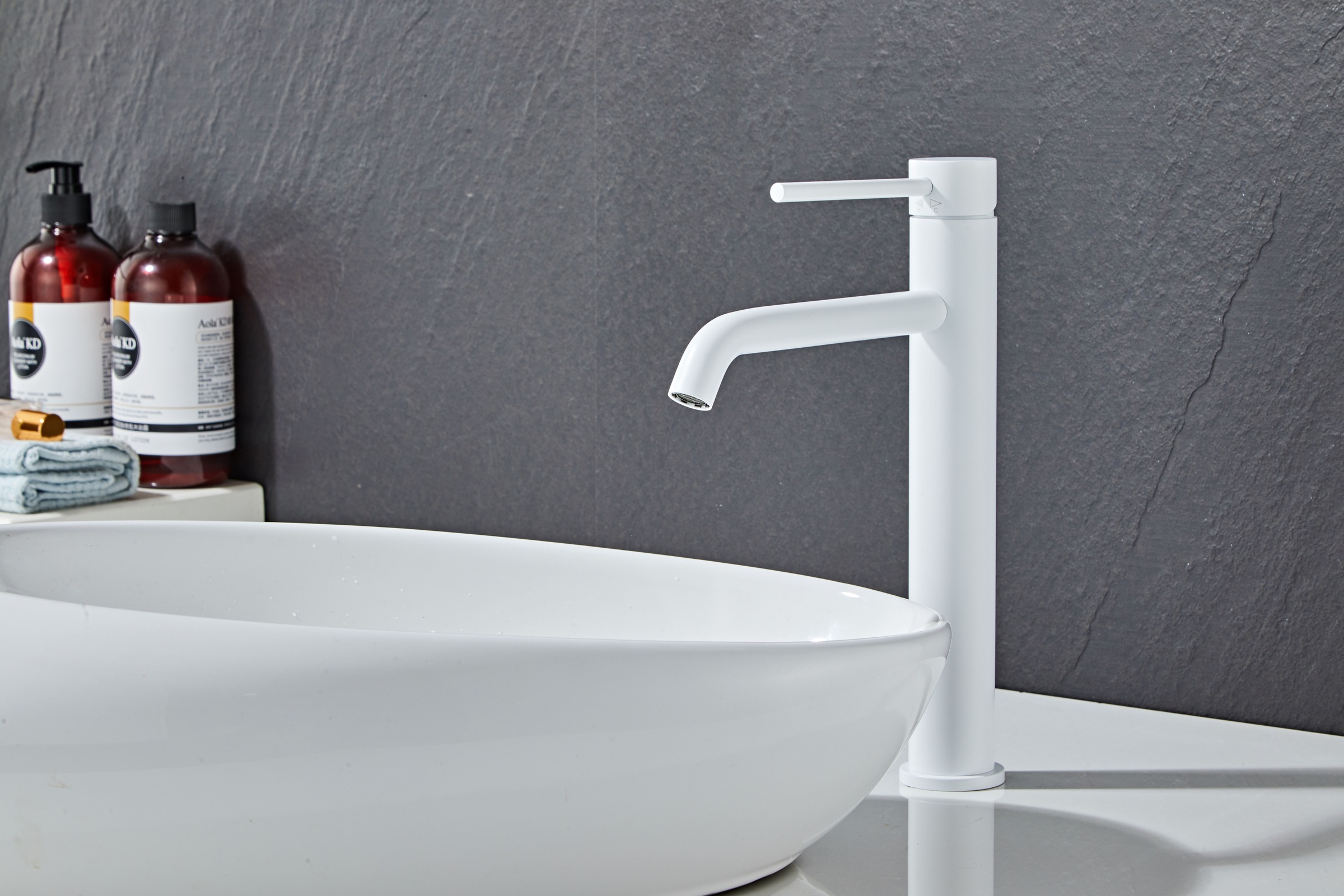 Badarmatur ØRESUND, B:4cm H:28,3cm T:21cm, weiß, Edelstahl, Armaturen, "Besenheide", in verschiedenen Farben