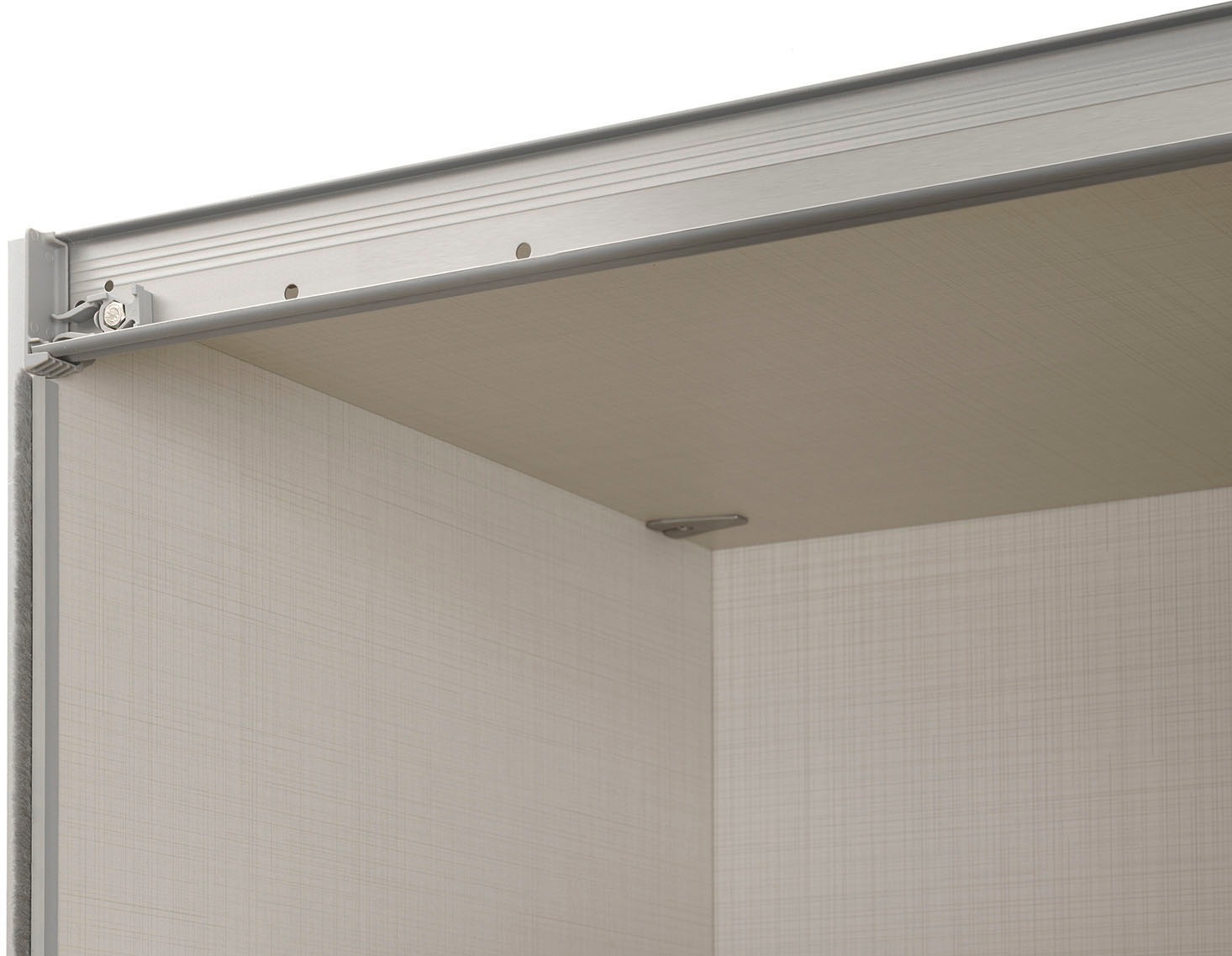 STAUD Schwebetürenschrank »Includo, Made in Germany«, Mit Spiegeltüre und vier verschiedenen Ausstattungsvarianten