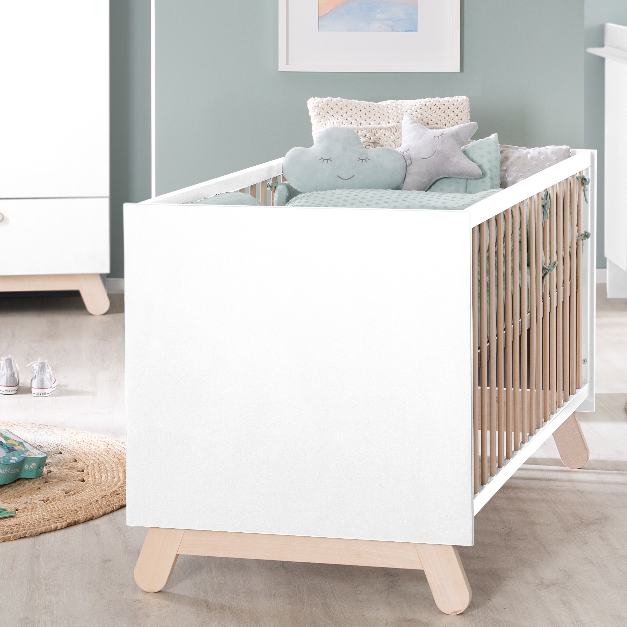 roba® Babyzimmer-Komplettset »Clara, Weiß«, (Set, 3 St., Kinderbett, Kleiderschrank, Wickelkommode), mit Kinderbett, Kleiderschrank & Wickelkommode; Made in Europe