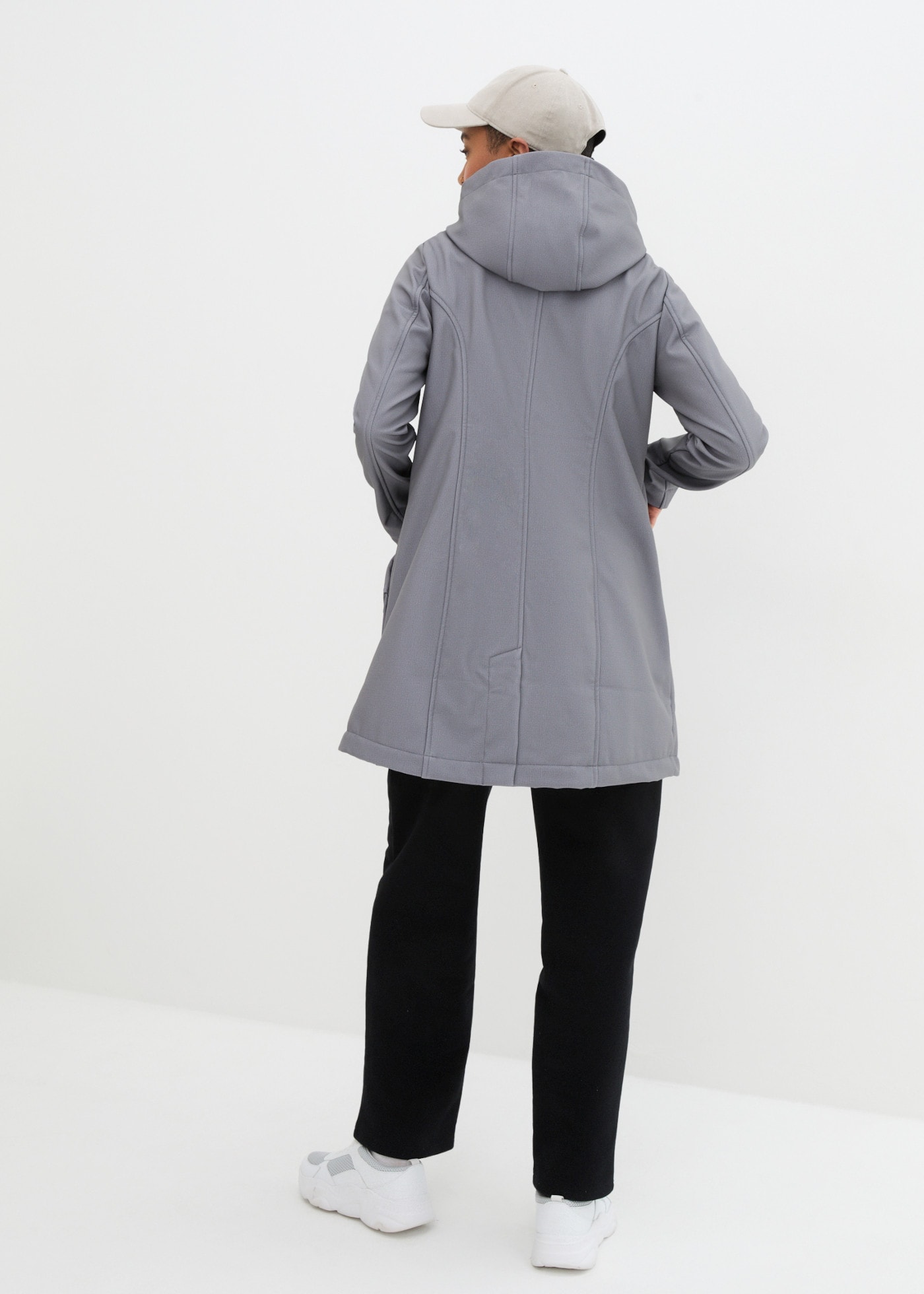 bonprix Softshelljacke sportlicher Stil, gerade Passform, mit Zwei-Wege-Reißverschluss