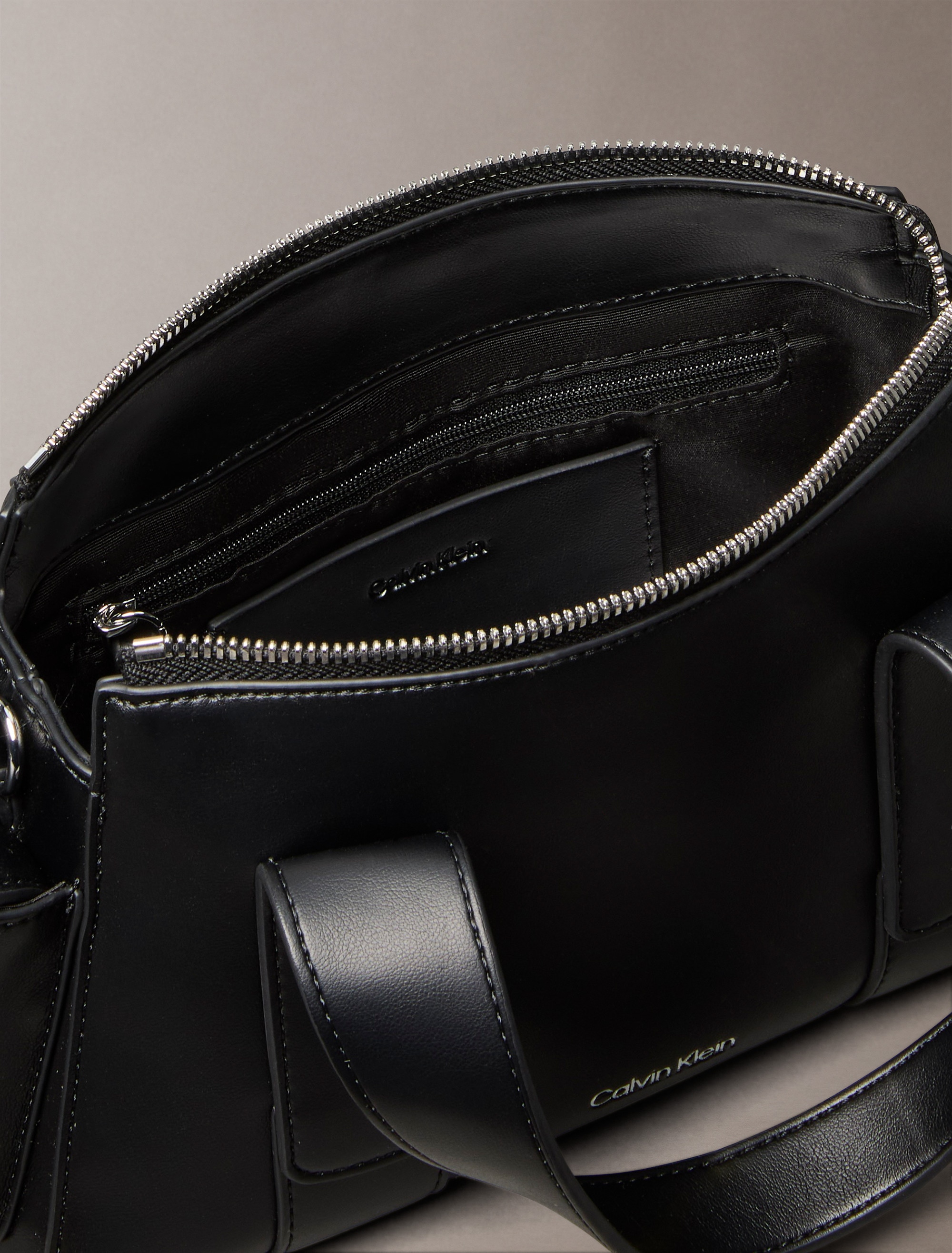 Calvin Klein Henkeltasche »WEBBING STRAP POCKET BAG« Schultertasche, Umhängetasche, Handtasche Damen