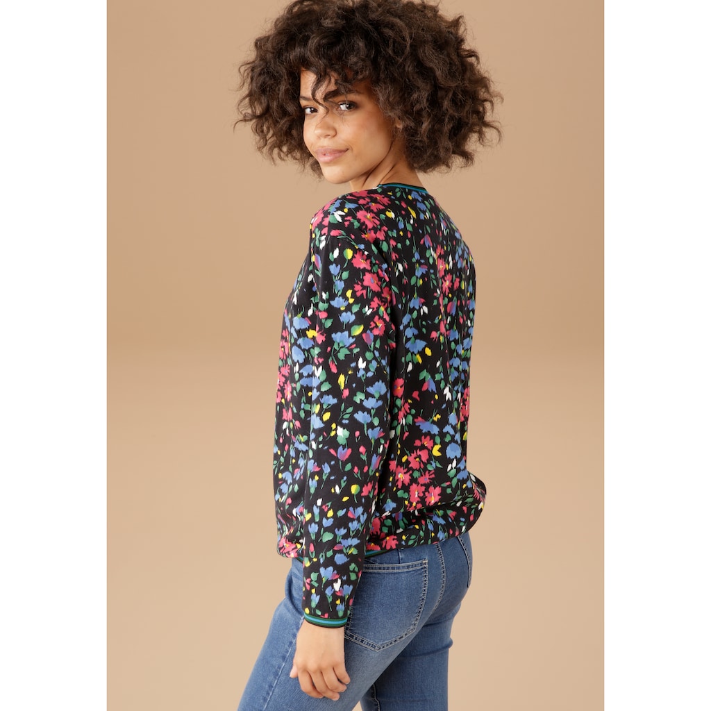 Aniston CASUAL Sweatshirt, kunstvoll mit bunten Blumen bedruckt - NEUE KOLLEKTION