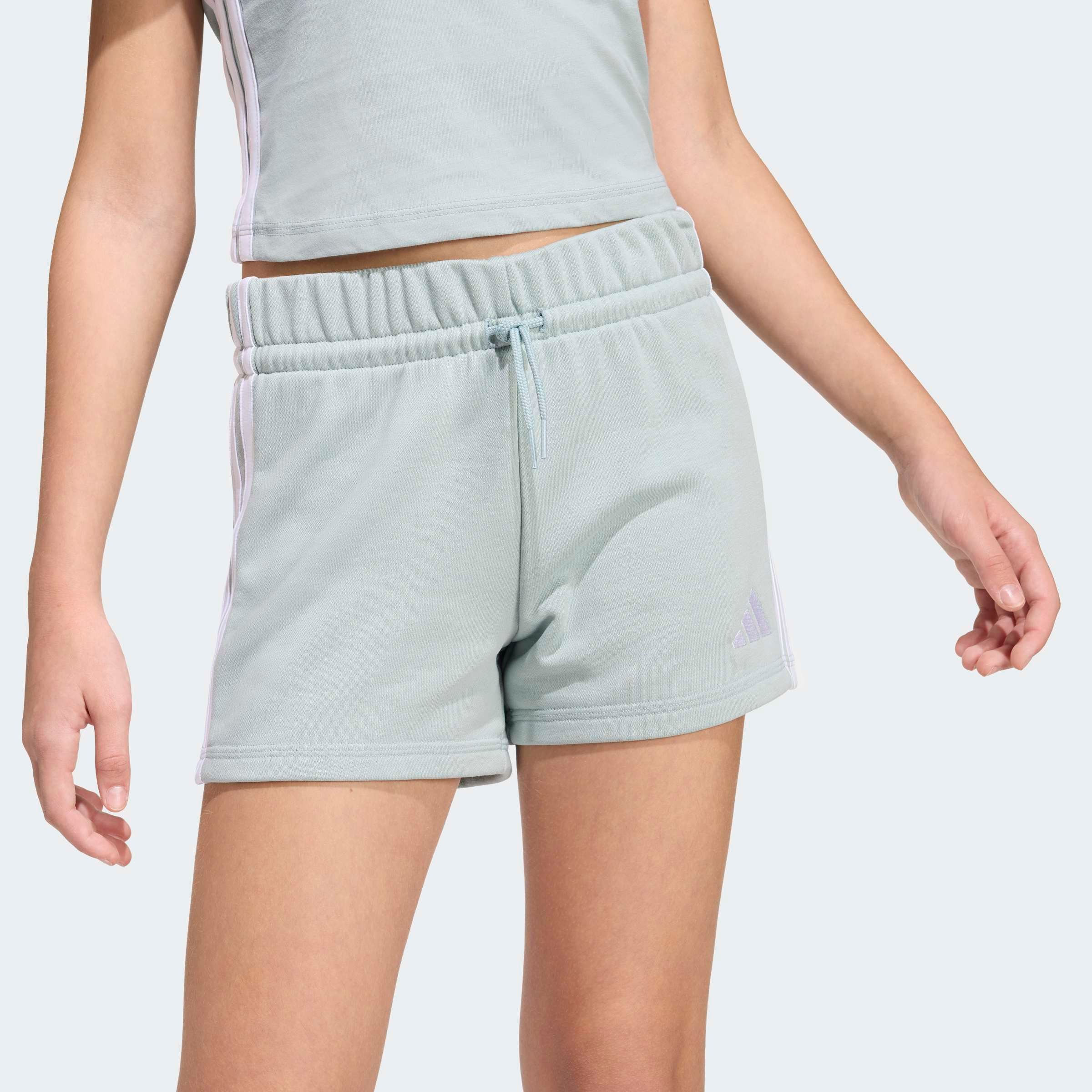 adidas Sportswear Shorts »ESSENTIALS KIDS«  für Kinder und Teens, sportlicher Look mit 3-Streifen