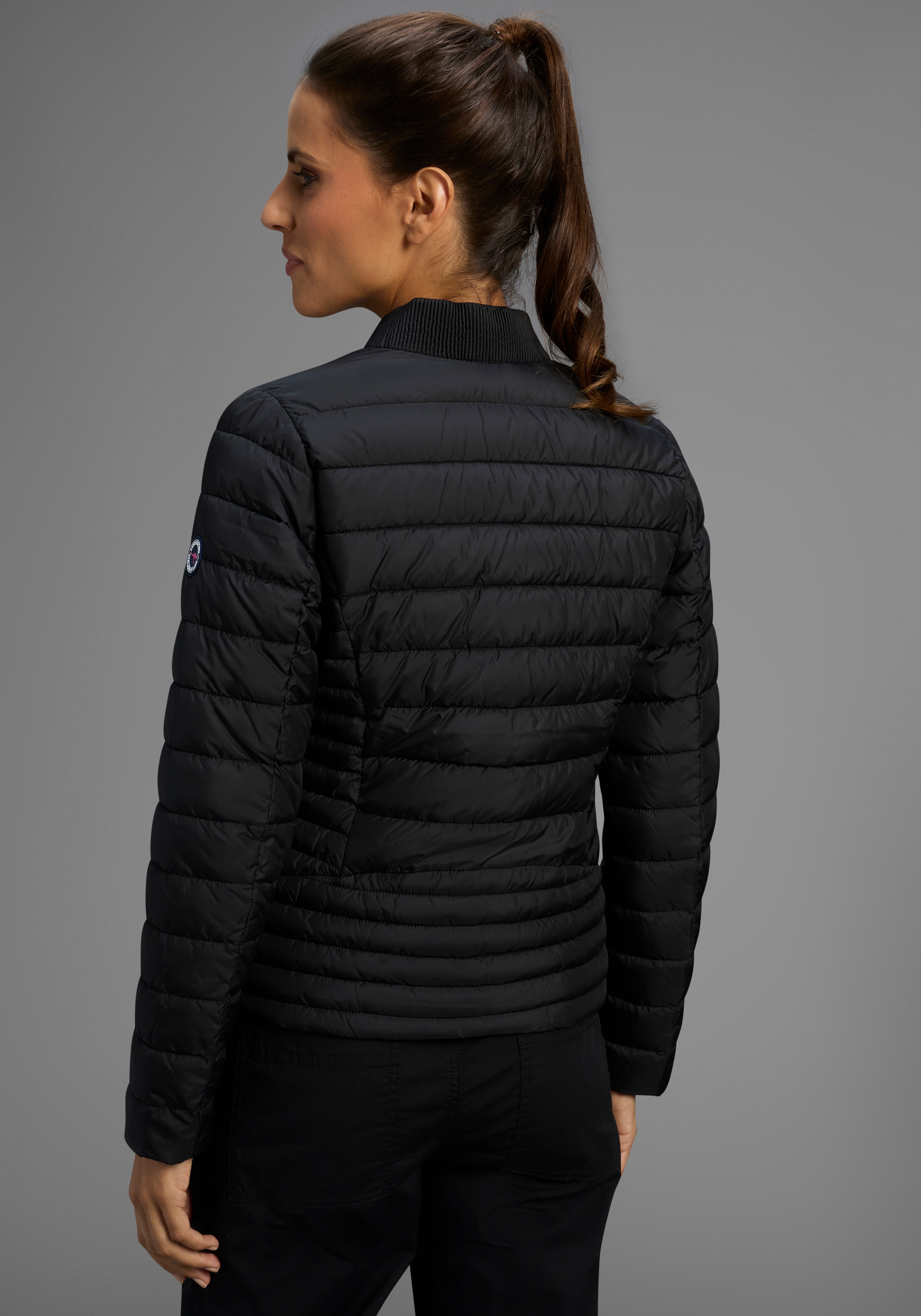 Thumbnail - KangaROOS Steppjacke Übergangsjacke, figurbetonter Schnitt, hüftlange Passform