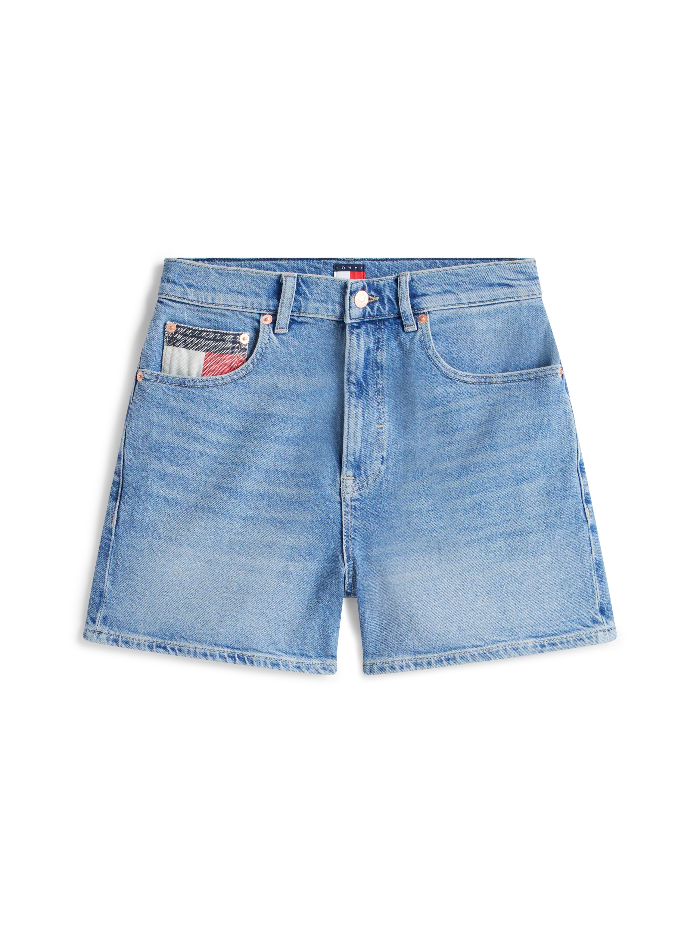 Jeansshorts TOMMY JEANS "MOM SHORT RWB BJ8131", Damen, Gr. 33, N-Gr, denim medium, Denim/Jeans, Obermaterial: 81% Baumwolle, 18% Lyocell, 1% Elasthan, straight fit kurz, Jeans Jeansshorts, Straight Fit, Baumwoll-Mix mit Stretch 3