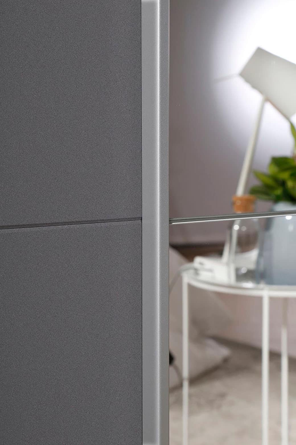 INOSIGN BY RAUCH Schwebetürenschrank »Kleiderschrank Schrank Garderobe Schlafzimmerschrank THANOS«, (in 3 verschiedenen Ausstattungen BASIC/CLASSIC/PREMIUM), Optional mit Spiegel, Metall-Griffleisten alufarben MADE IN GERMANY