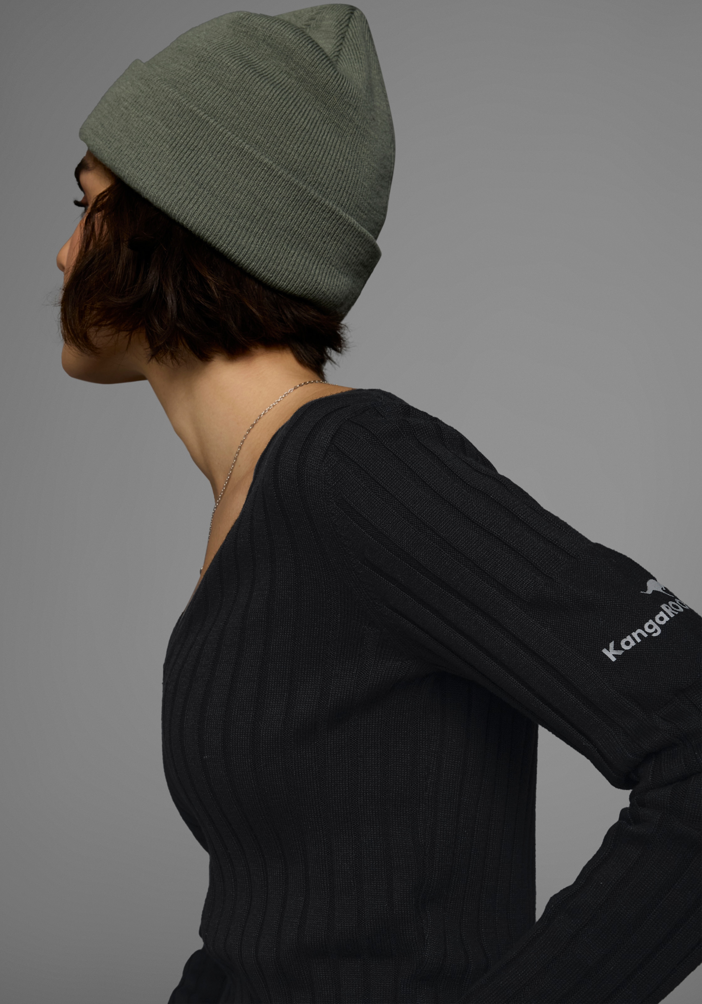 KangaROOS V-Ausschnitt-Pullover, in breit geripptem Feinstrick
