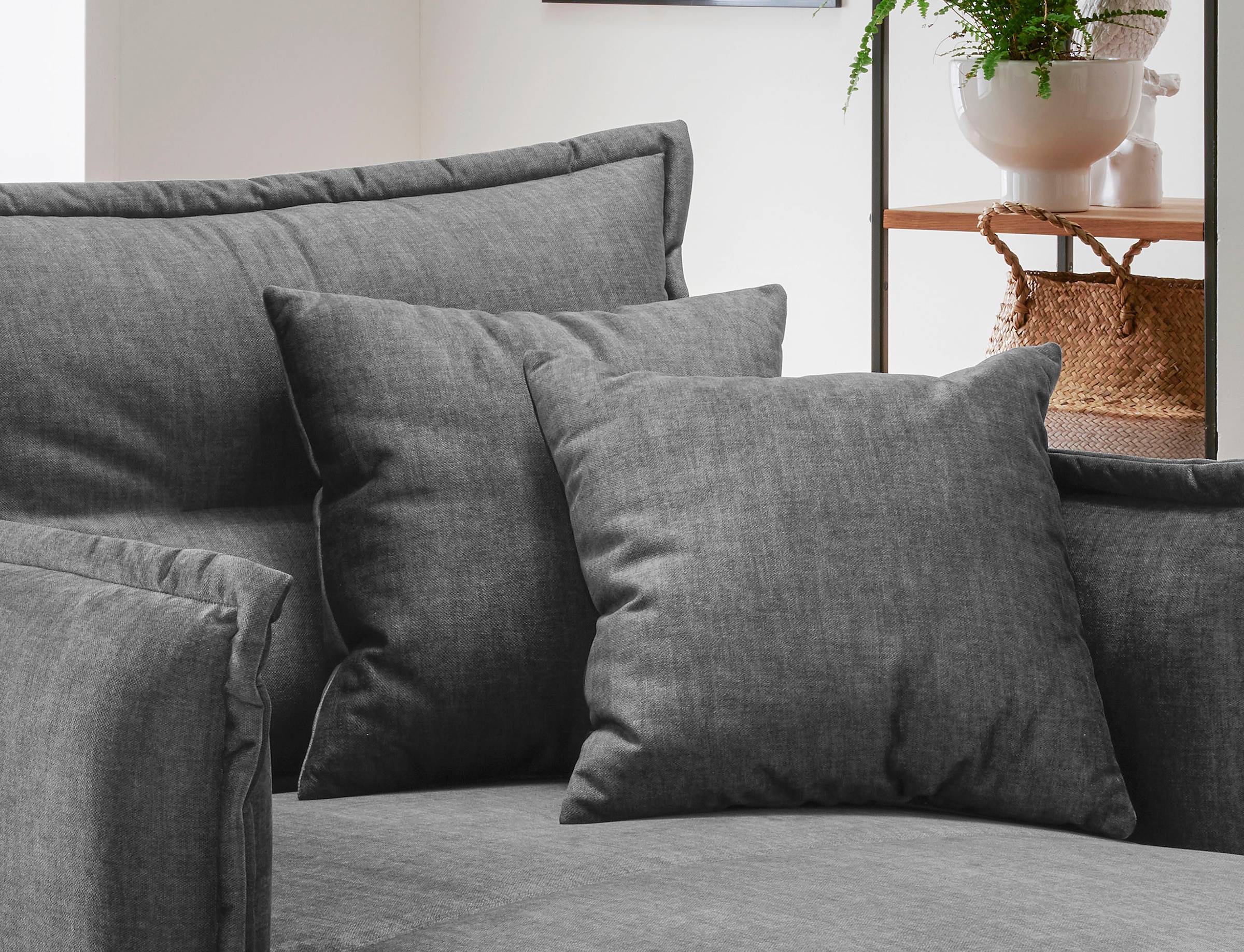 INOSIGN Loveseat »Lazio«, moderner Sessel mit einer bequemen Polsterung, 2 Stk. Zierkissen