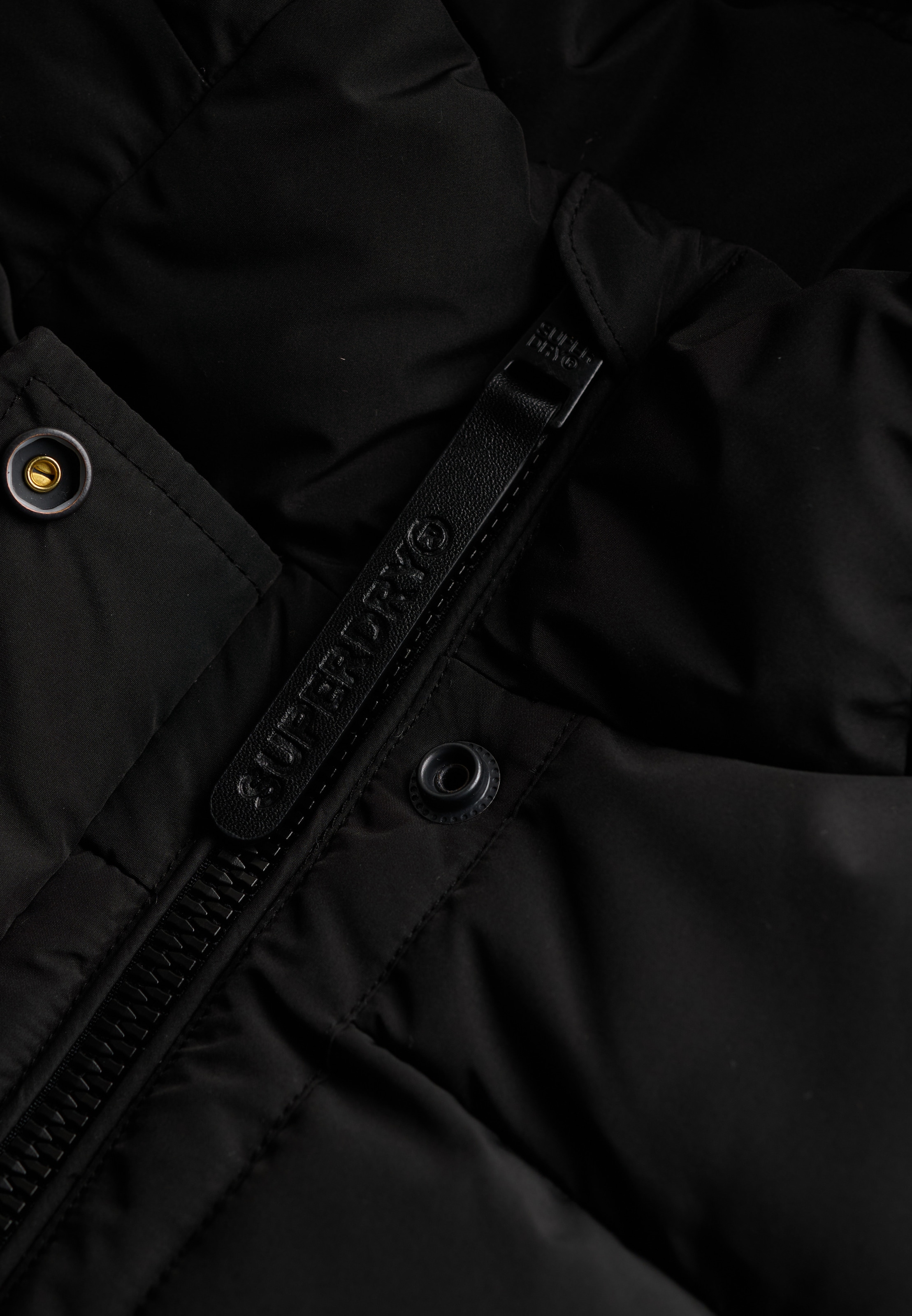Superdry Steppjacke »HOODED SPORTS PUFFER MID JKT« Kunstfaser, relaxed fit