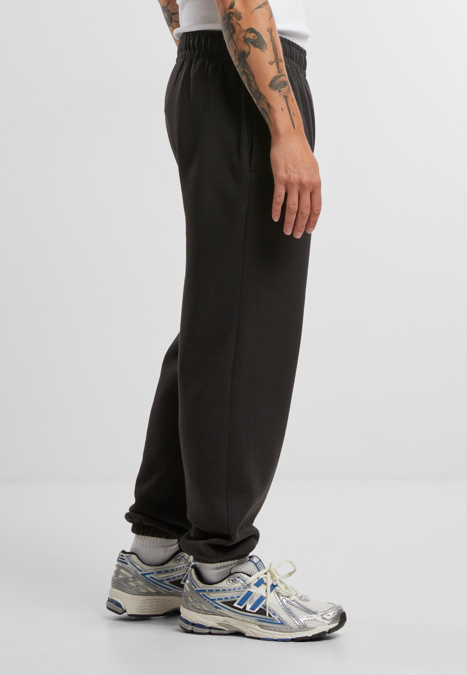 URBAN CLASSICS Jogginghose »Urban Classics Basic Essential Sweatpants«, (1 tlg.)