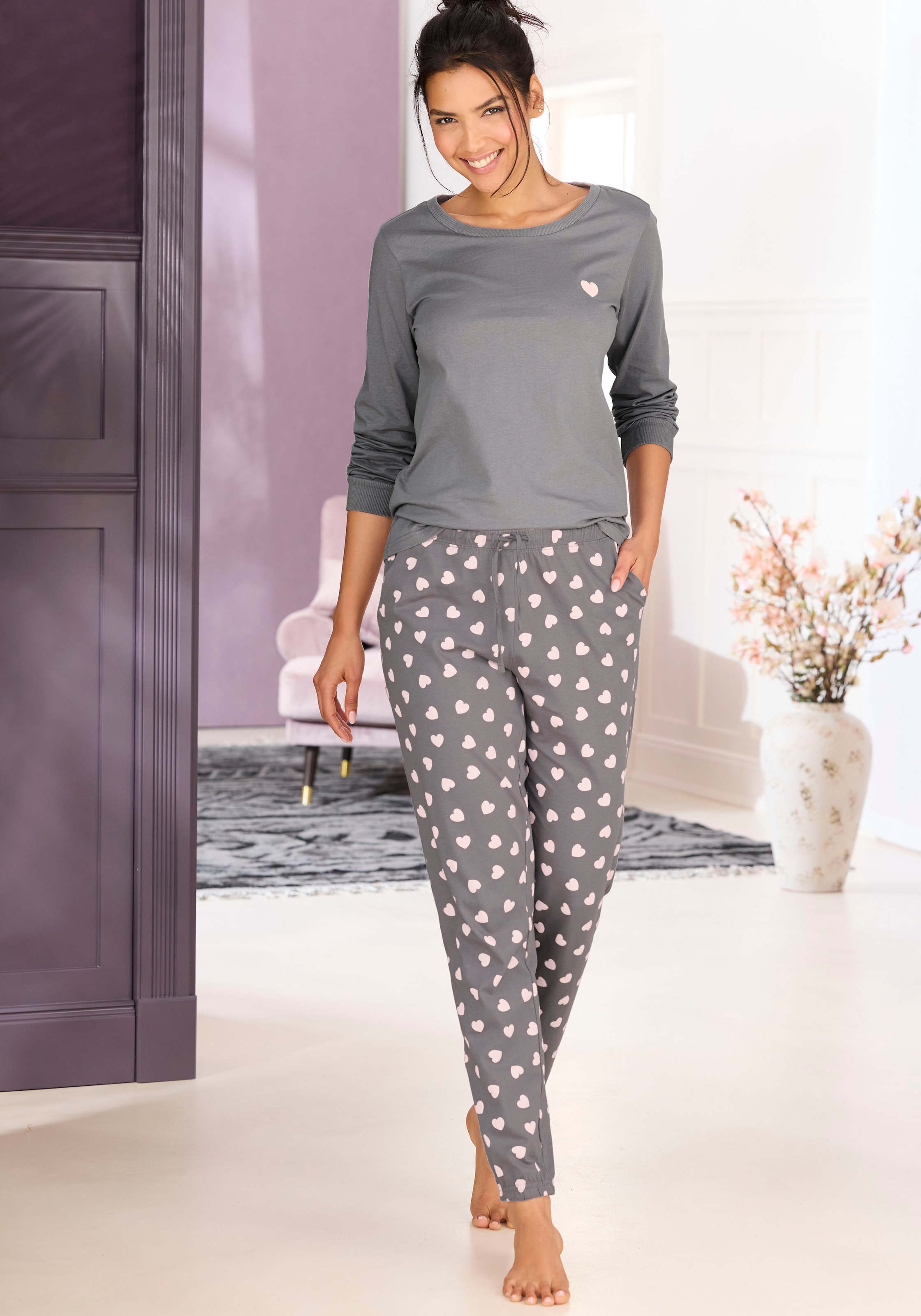 Vivance Dreams Pyjama Set, 2-teilig, 2 tlg. mit süßem Herzmuster günstig online kaufen