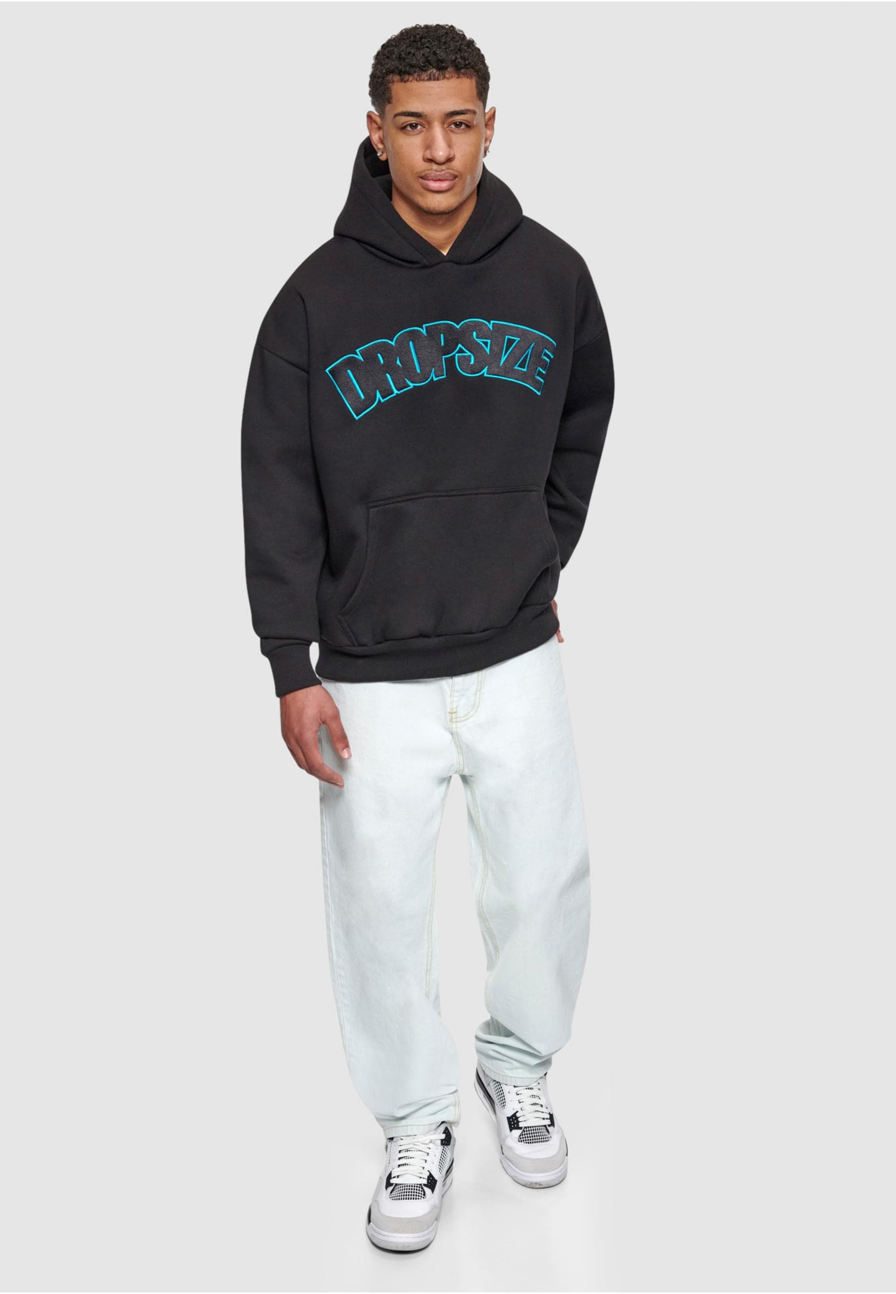Dropsize Kapuzensweatshirt »Dropsize Herren Dropsize Heavy Overisze Outline Embo Hoodie«, 1 Stk.
