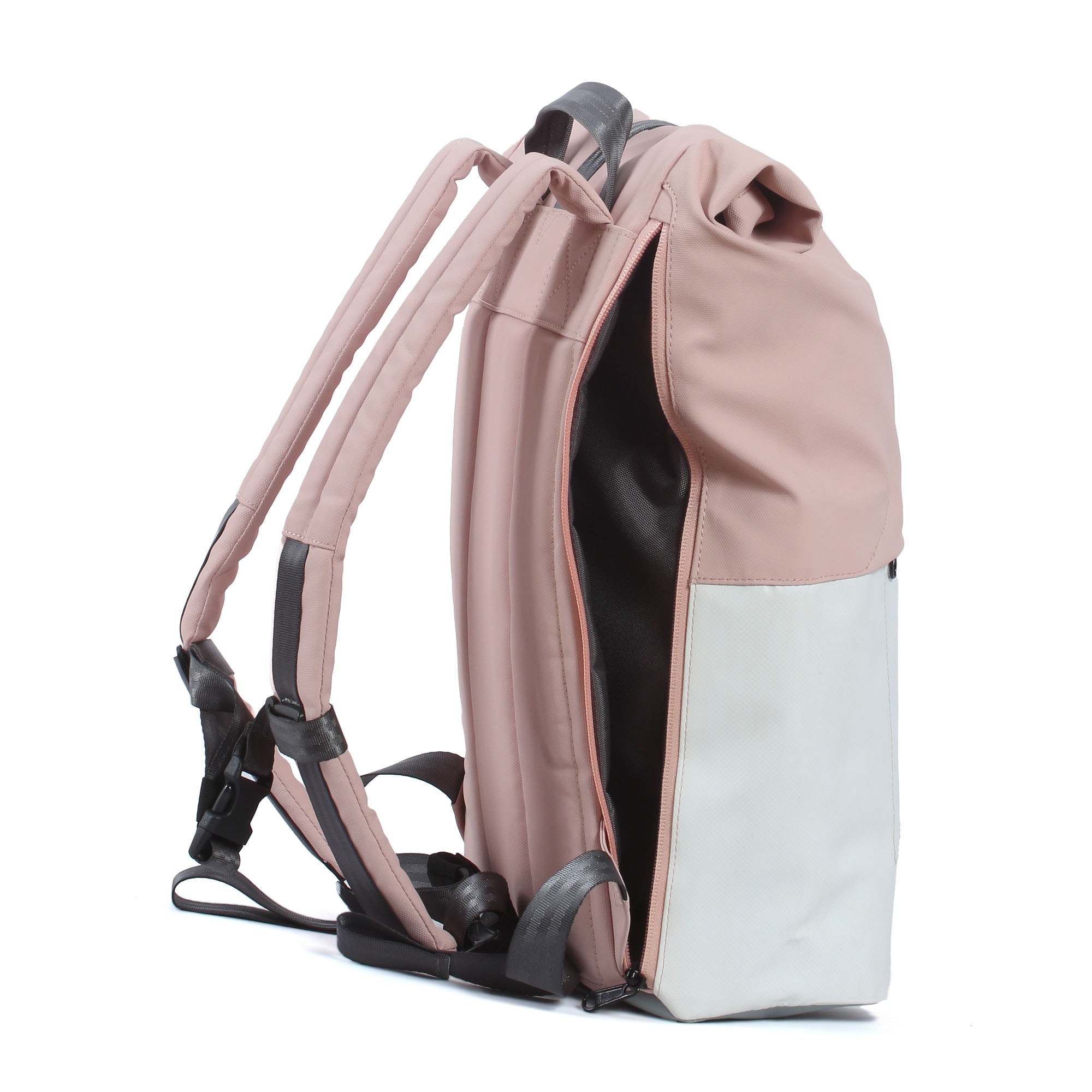 7clouds Laptoprucksack »Kira 7.1«, GRS (global recycling standard) zertifiziertes Material