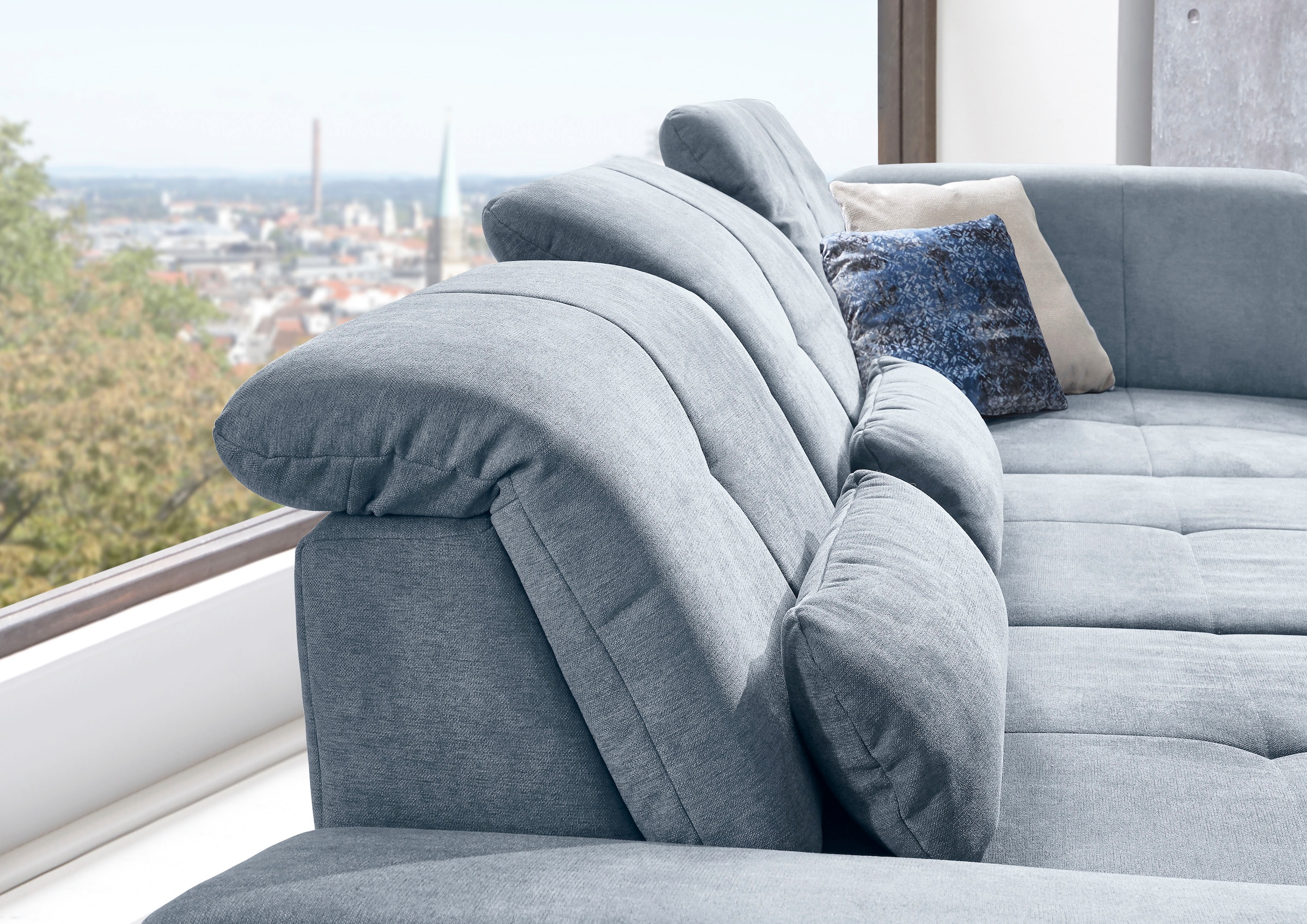 Die PlanBar Ecksofa »MP-IN16037 L-Form mit Federkern-Polsterung«, mit Sitztiefenverstellung & Zierkissen
