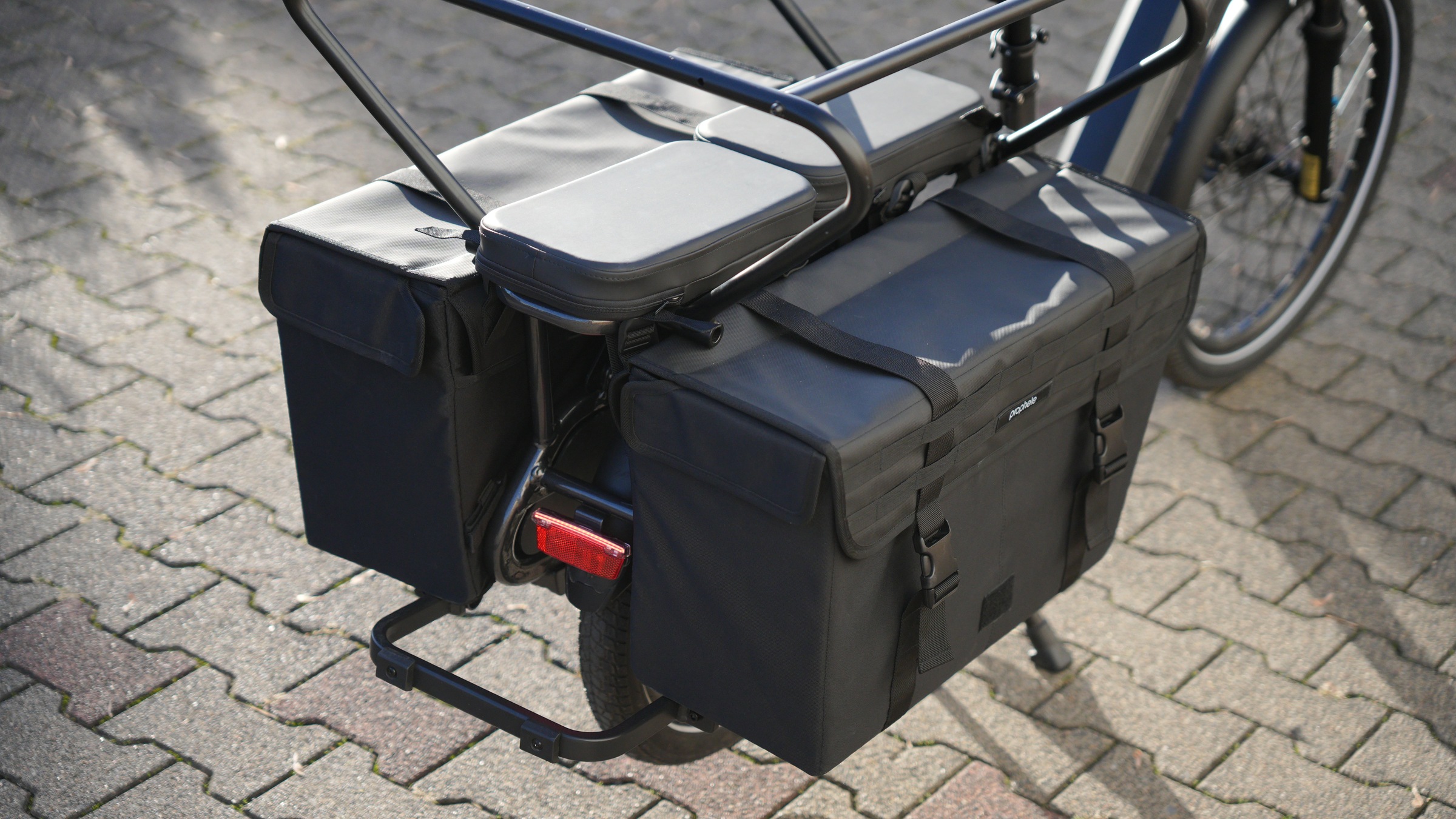 Prophete »Longtail - Urbanicer 4.0 inkl. 2 Sitzpolster« 9 Gang Shimano Cues Schaltwerk Kettenschaltung Mittelmotor 250 W 10 Jahre Garantie auf den Rahmen, Heck-Gepäckträger bis 80kg Zuladung