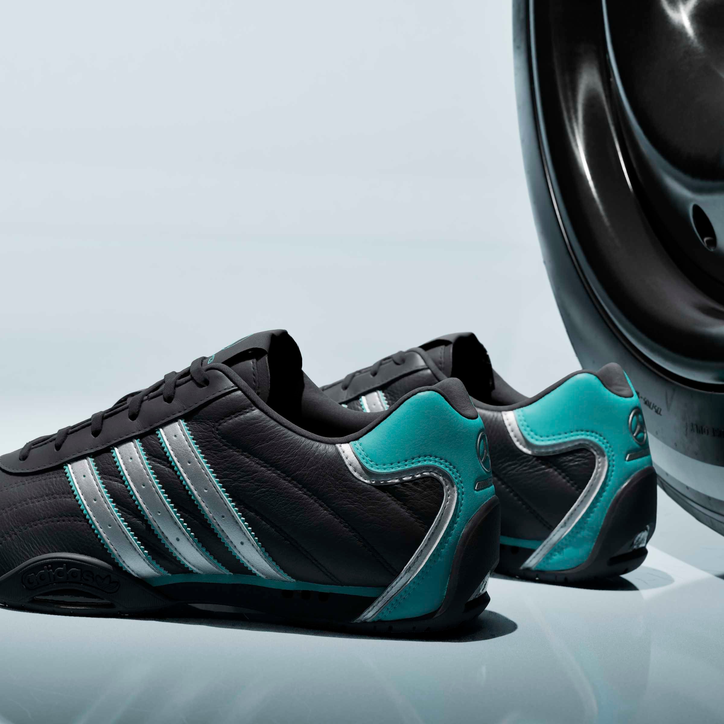 adidas Performance Sneaker »ADIRACER LO MERCEDES AMG PETRONAS F1 TEAM«