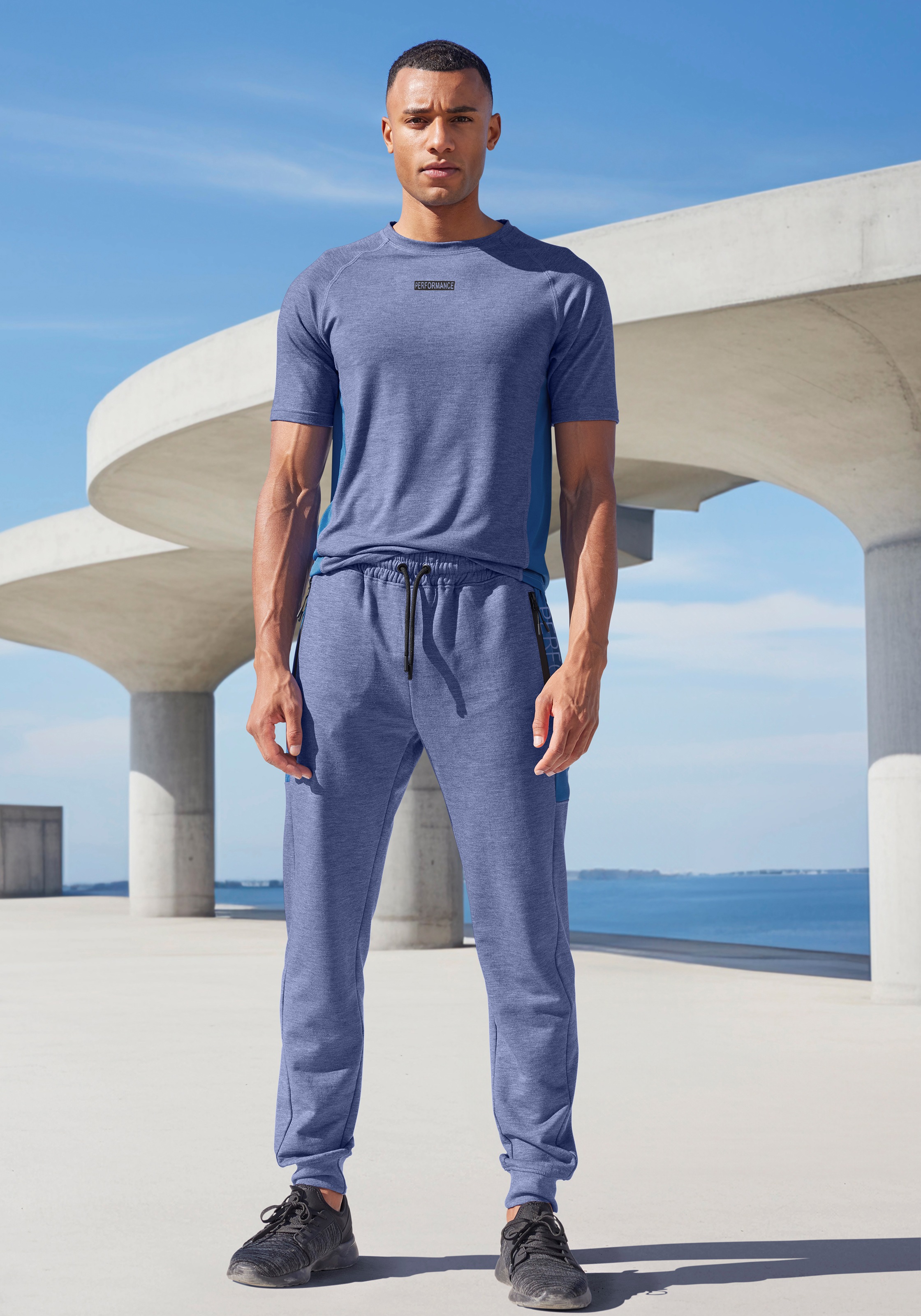 AUTHENTIC LE JOGGER T-Shirt, mit seitlichen Mesh