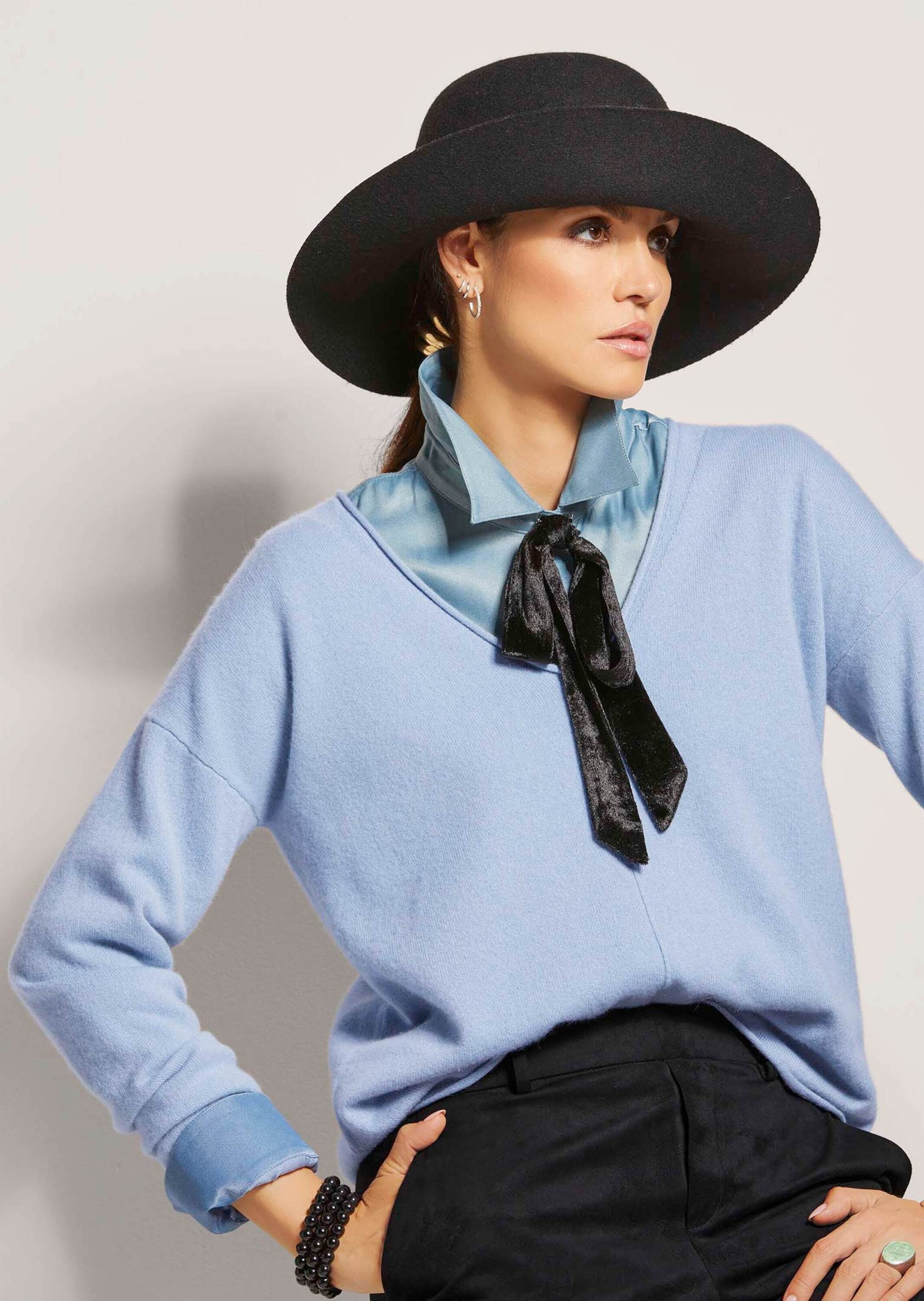 MADELEINE Longpullover »Pullover V-Pullover aus Kaschmir«