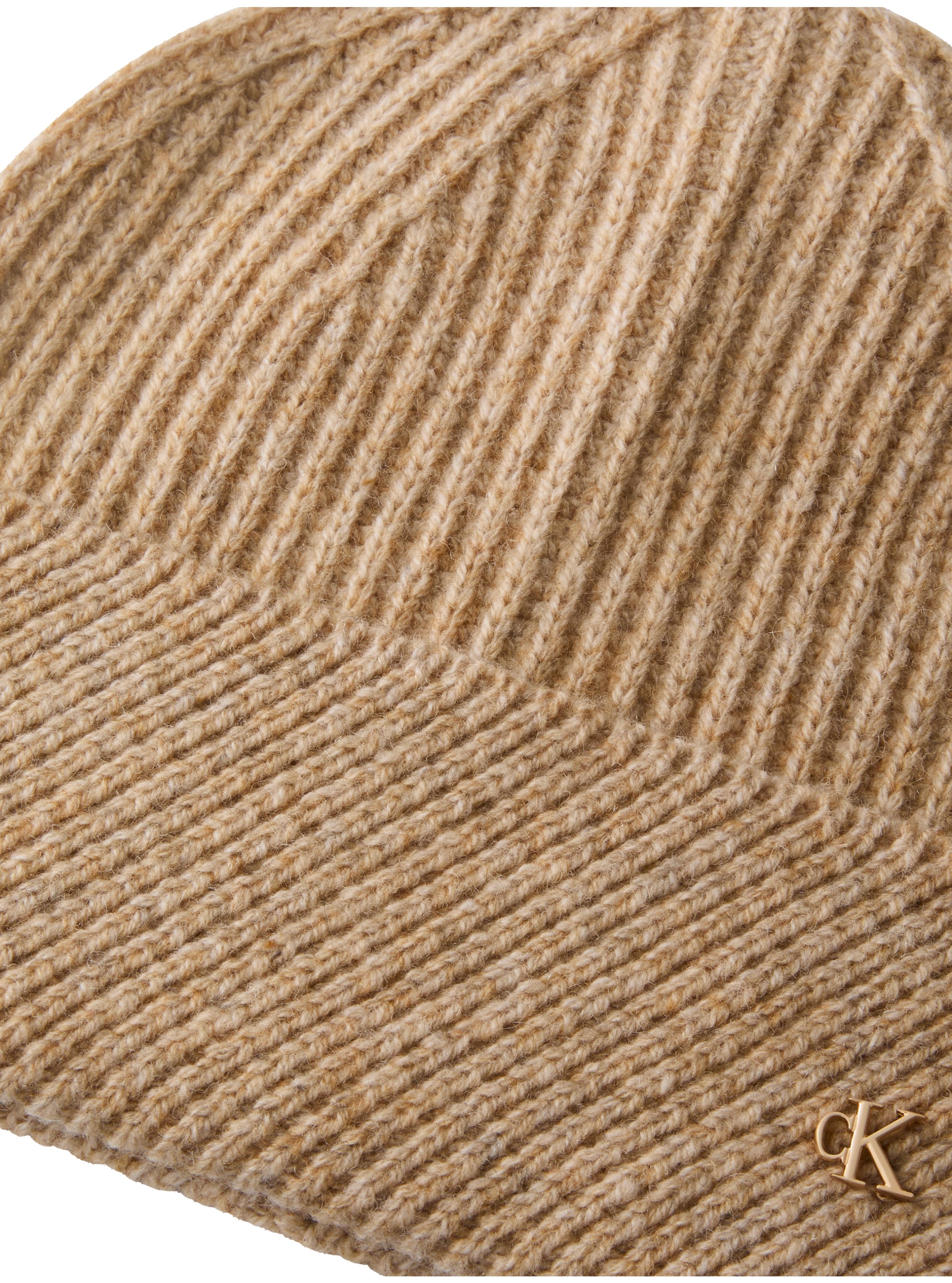 Calvin Klein Beanie »CK METAL WOOL SLANTED RIB BEANIE« Regular fit mit Markenlabel