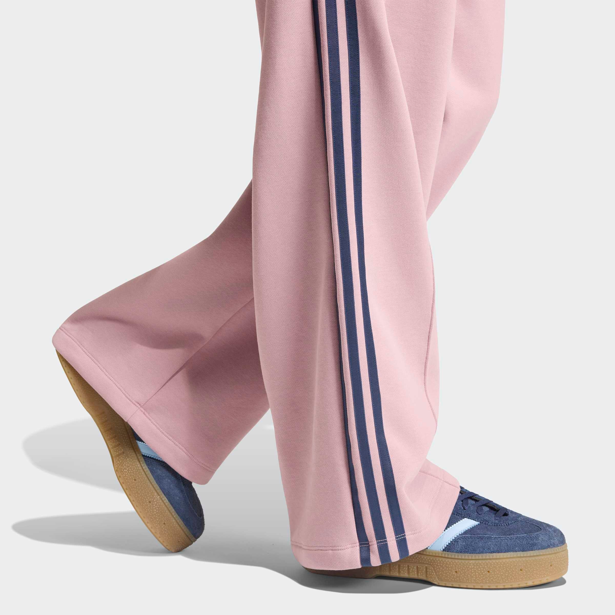 adidas Originals Sporthose »FIREBIRD, LOCKER GESCHNITTEN, GERIPPT«  mit gerippten Details, sportlich, aus Baumwolle und Polyester
