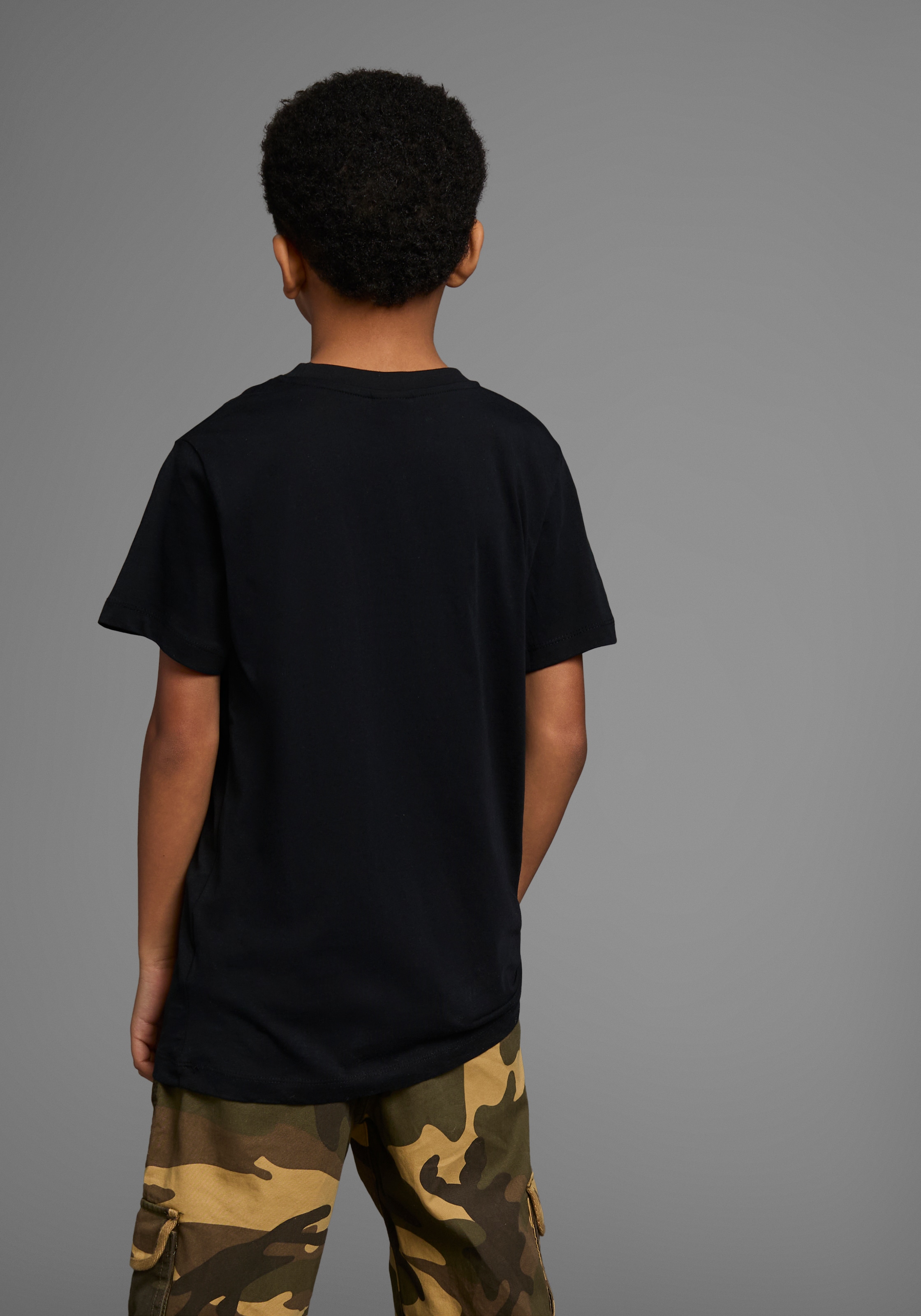 KIDSWORLD T-Shirt »Mit Spruch: LASS UNS: HALT DIE KLAPPEN! SPIELEN«, Kurzarm, Basic-Passform, mit trendigen Statements und Sprüchen