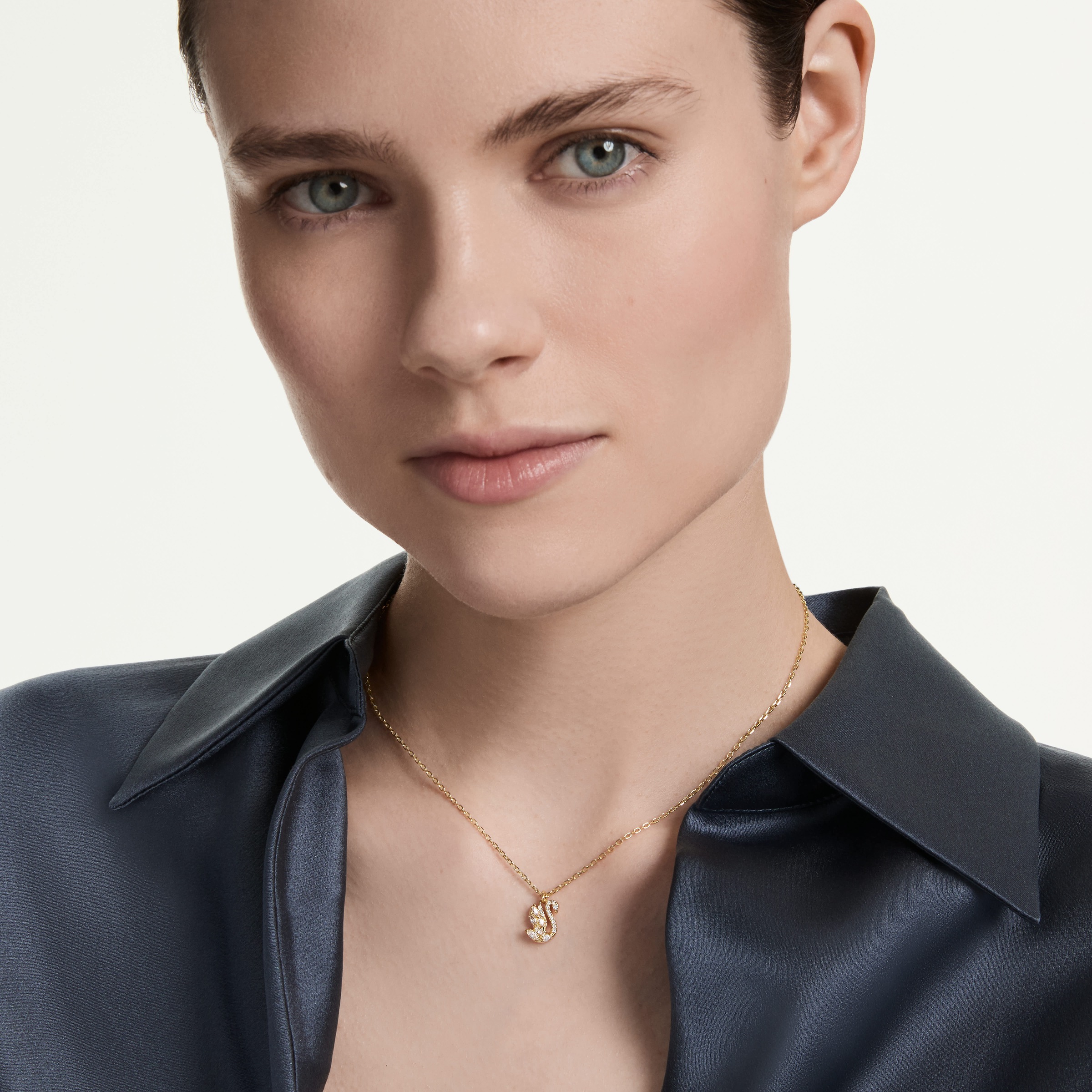 Swarovski Kette mit Anhänger »Schmuck Geschenk SWAN Halskette« mit Swarovski® Kristall