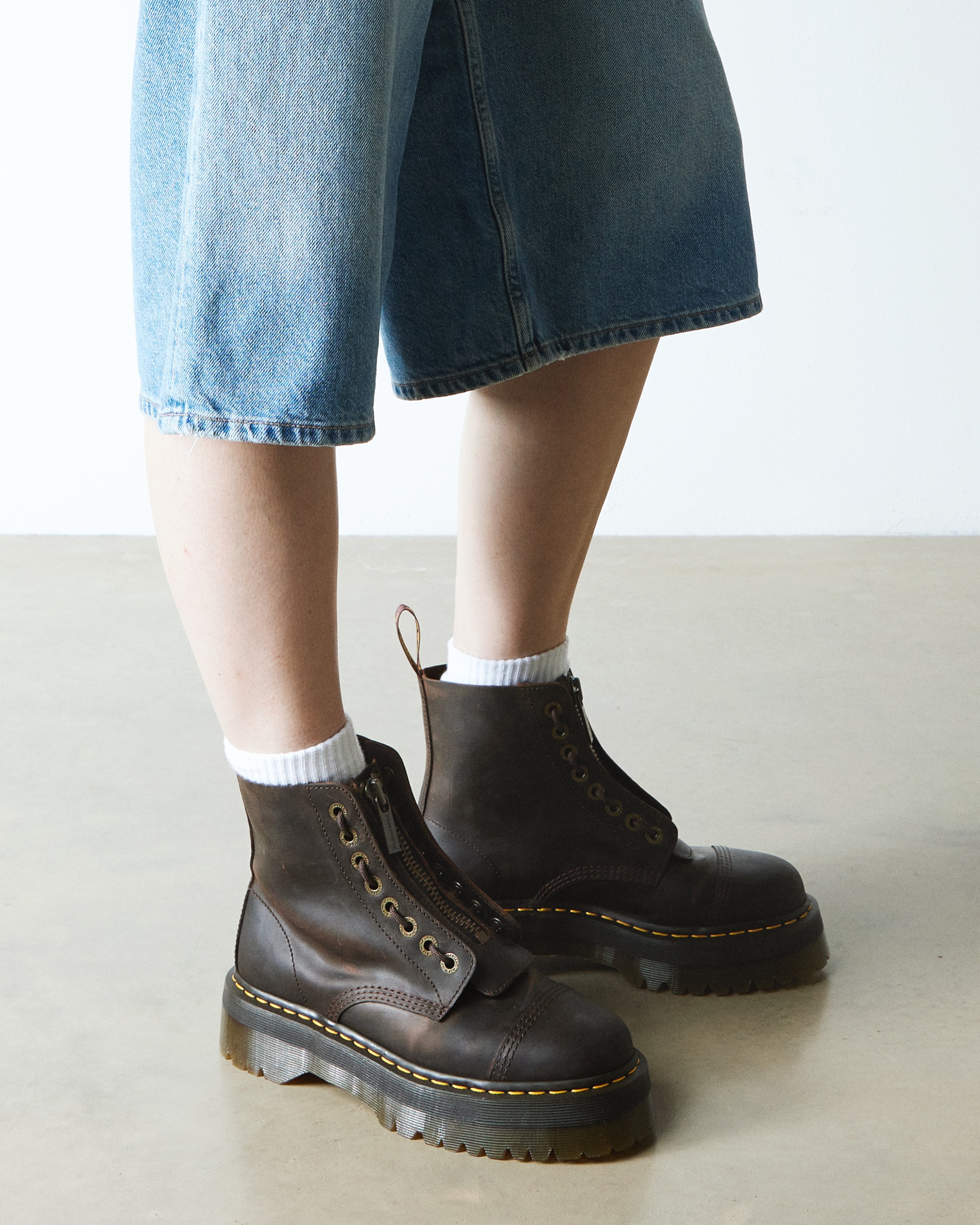 DR. MARTENS Schnürboots »Sinclair Orleans Leder Plateaustiefel«  Schlupfboots mit Vorder-Reißverschluss, Zierschnürung, Plateausohle