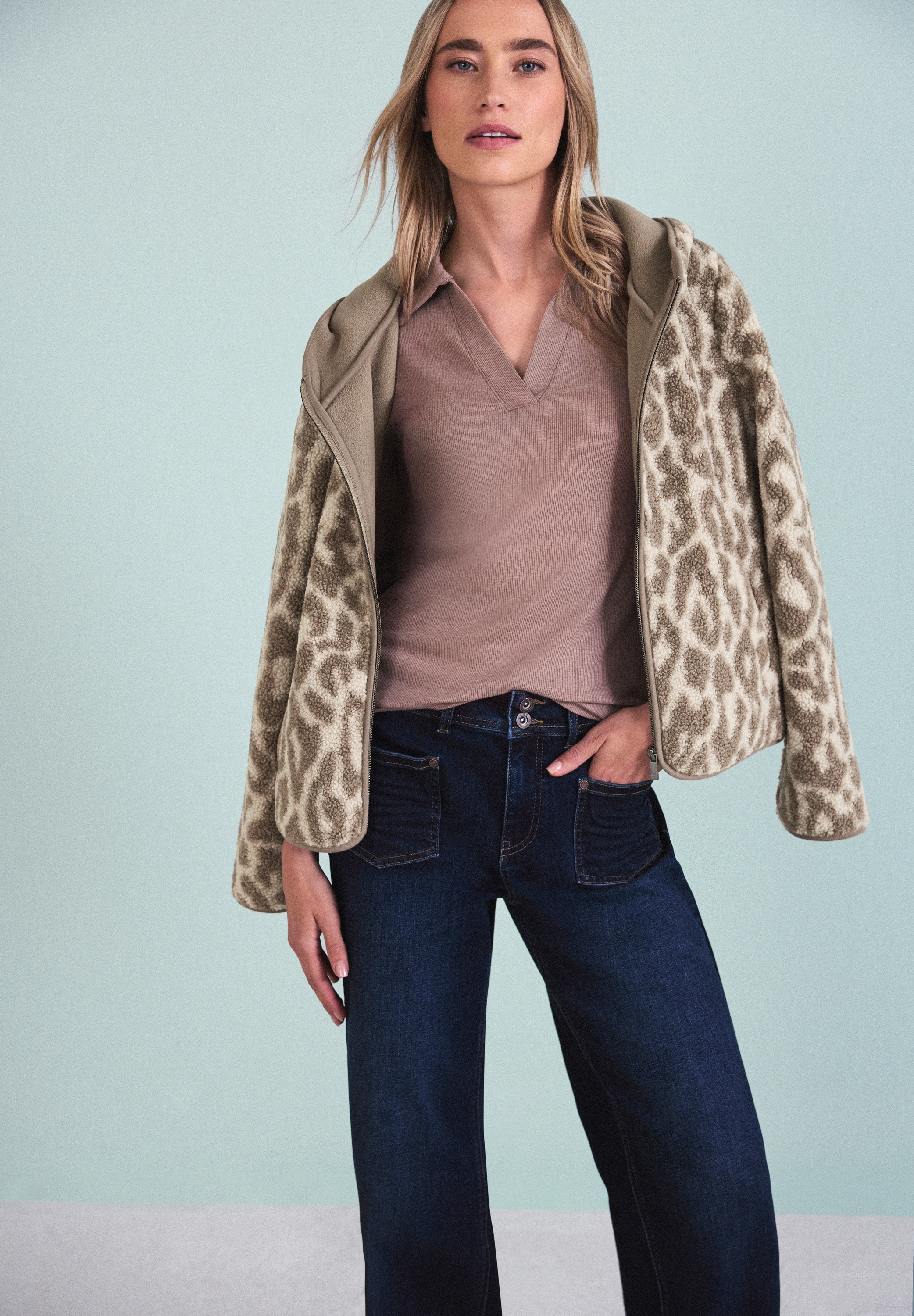 STREET ONE Kapuzenfleecejacke mit Kapuze mit Kapuze und Leo-Allover-Print