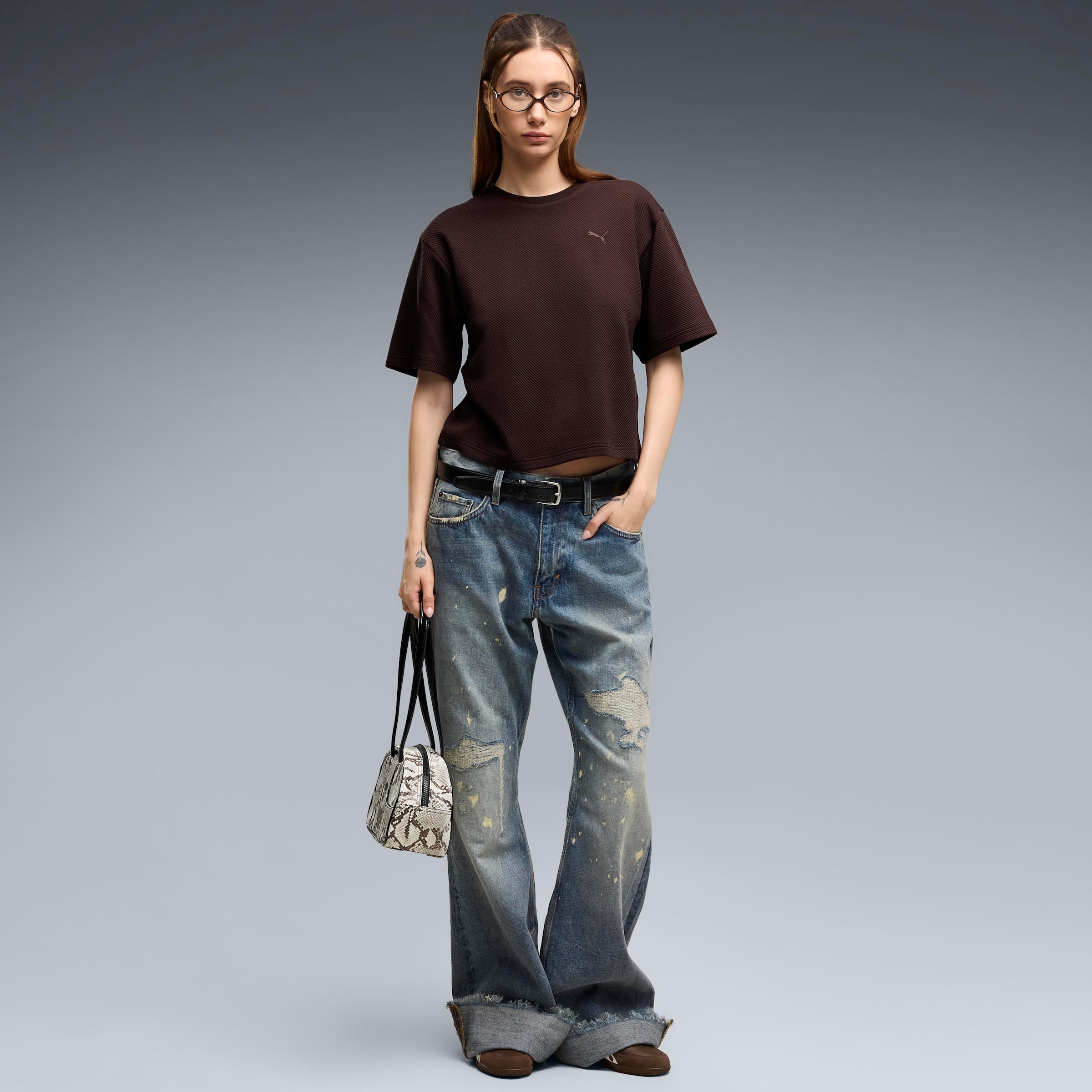 PUMA T-Shirt »ESS ELEVATED RELAXED TEE« Kurzarmdesign, sportlicher Stil, unifarbenes Design, relaxed fit