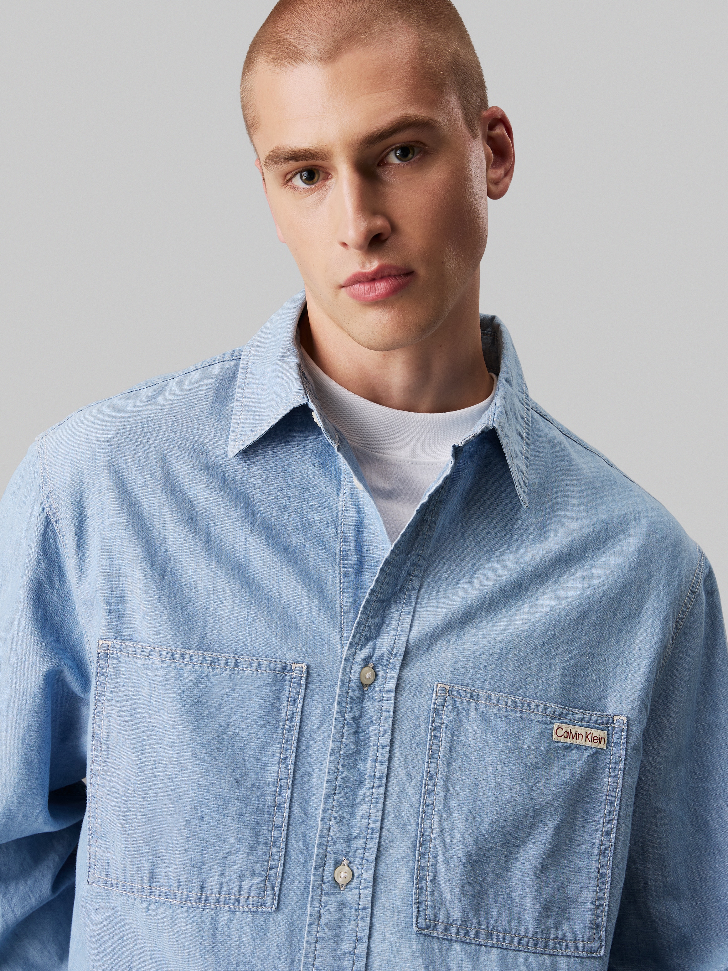 Calvin Klein Jeans Jeanshemd "EASY CHAMBRAY SHIRT", Logodruck, Brusttaschen günstig online kaufen