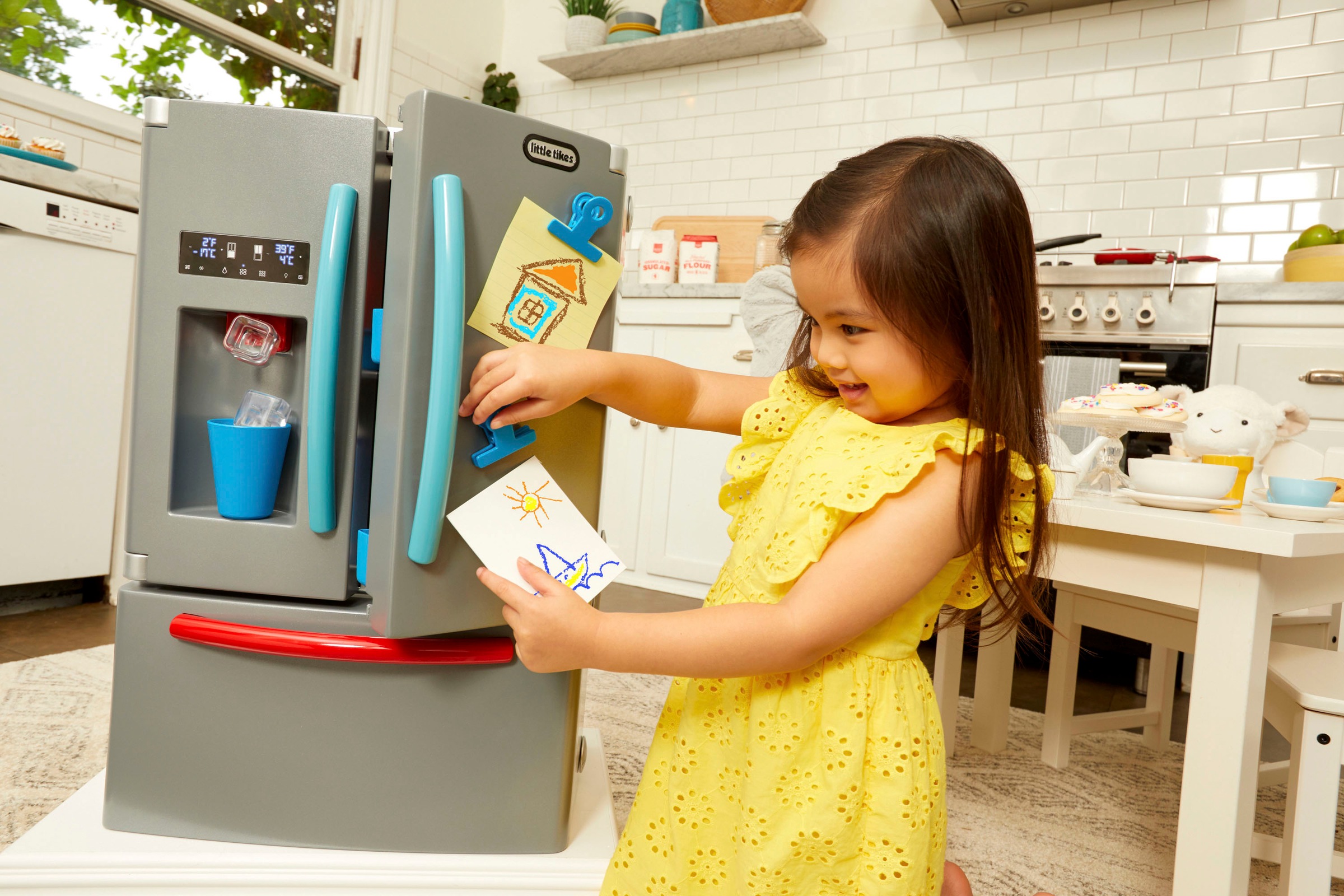 Little Tikes® Kinder-Kühlschrank »First Fridge«, mit Beleuchtung und Sound