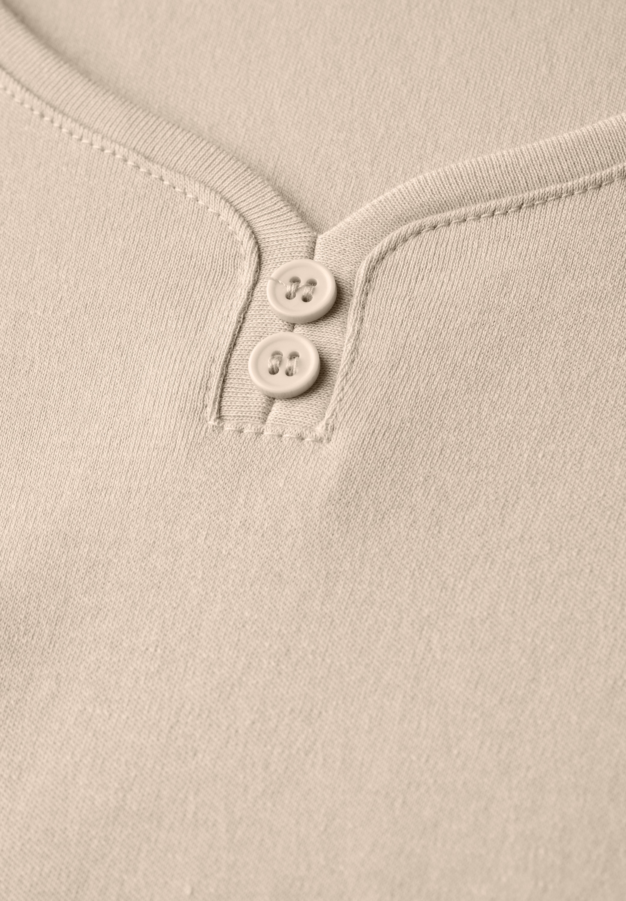 STREET ONE T-Shirt, mit abgerundetem V-Ausschnitt