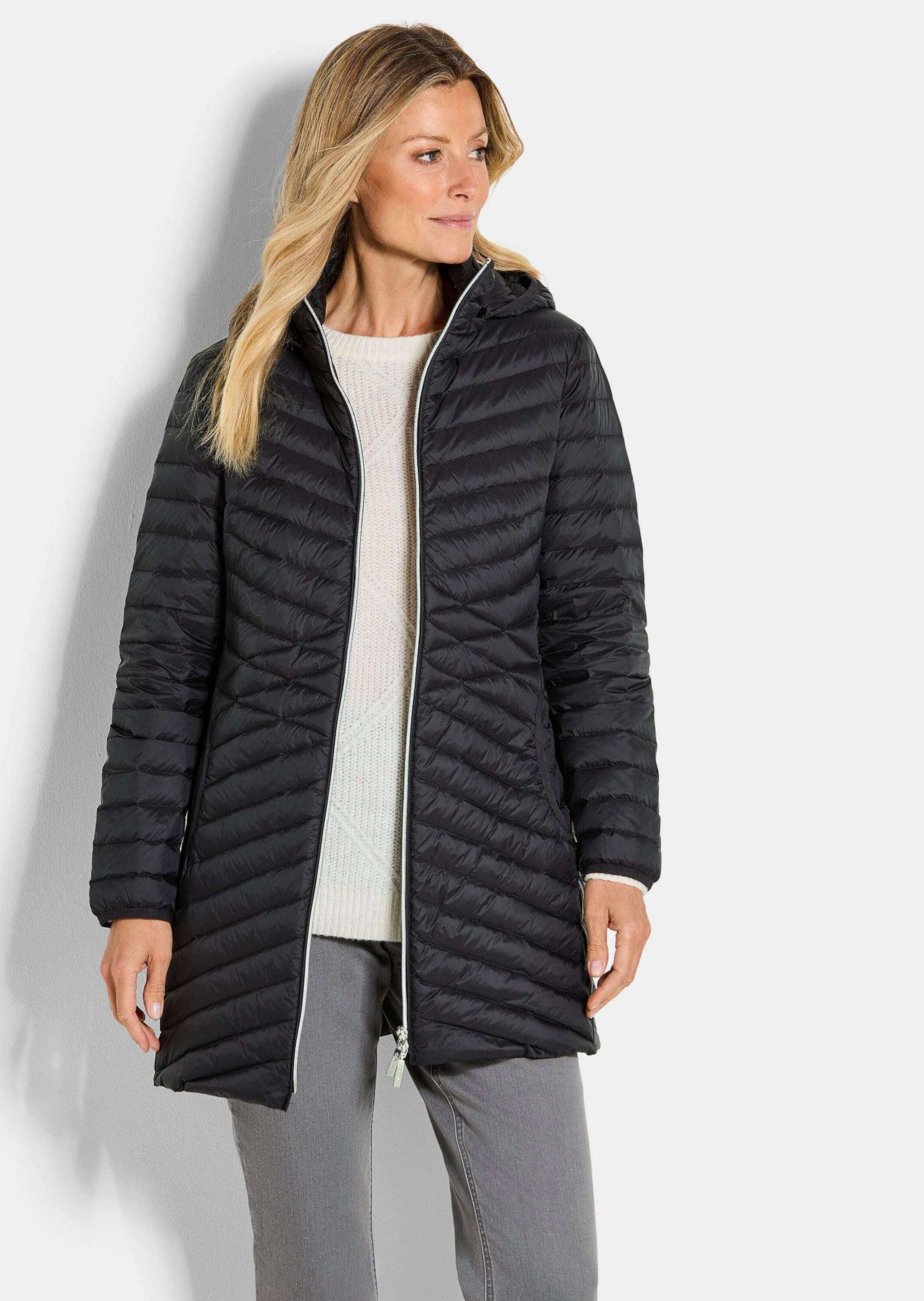 Winterjacke GOLDNER "Kurzgröße Gefütterter langer Mantel mit Kapuze", Damen, Gr. 25, schwarz, Obermaterial: 100% Polyamid PA., Modisch, gerade, Jacken Winterjacke, mit femininer Steppung 2