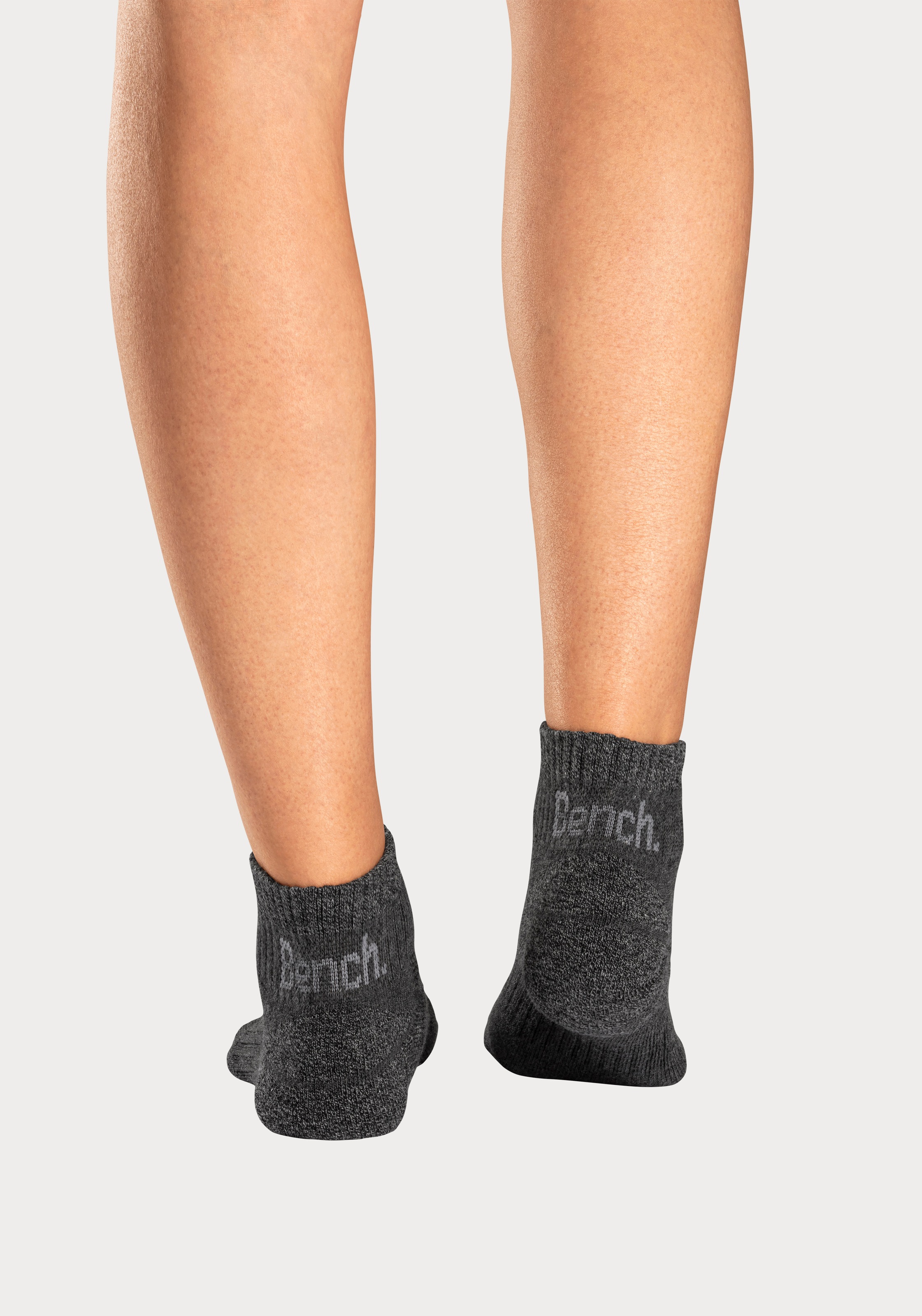 Bench. Kurzsocken, (Packung, 3 Paar), mit Mittelfußgummi und Pikee
