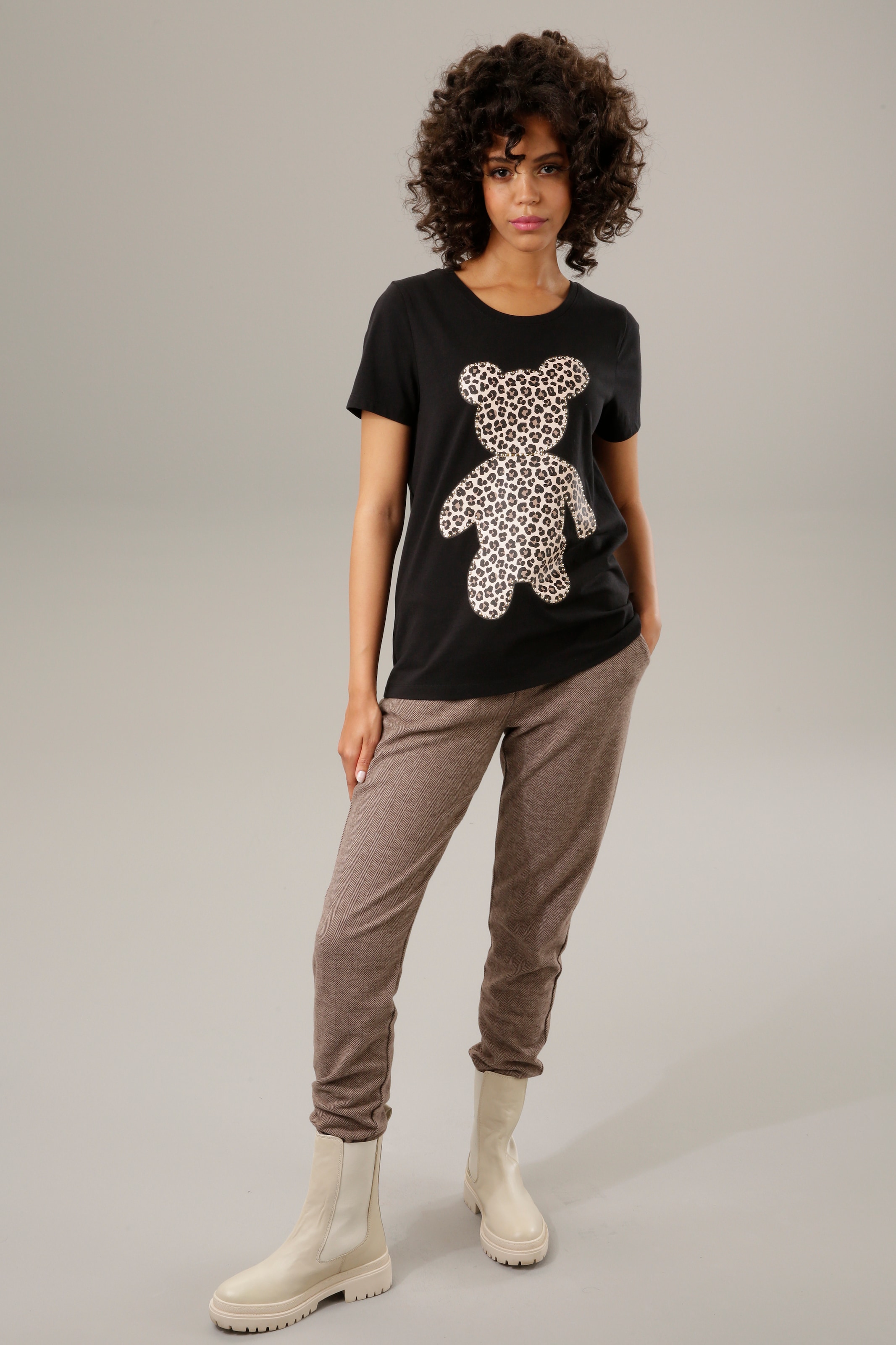 Aniston CASUAL T-Shirt, mit Glanznieten verzierter Bärchen-Frontdruck -  NEUE KOLLEKTIOM online bestellen | BAUR