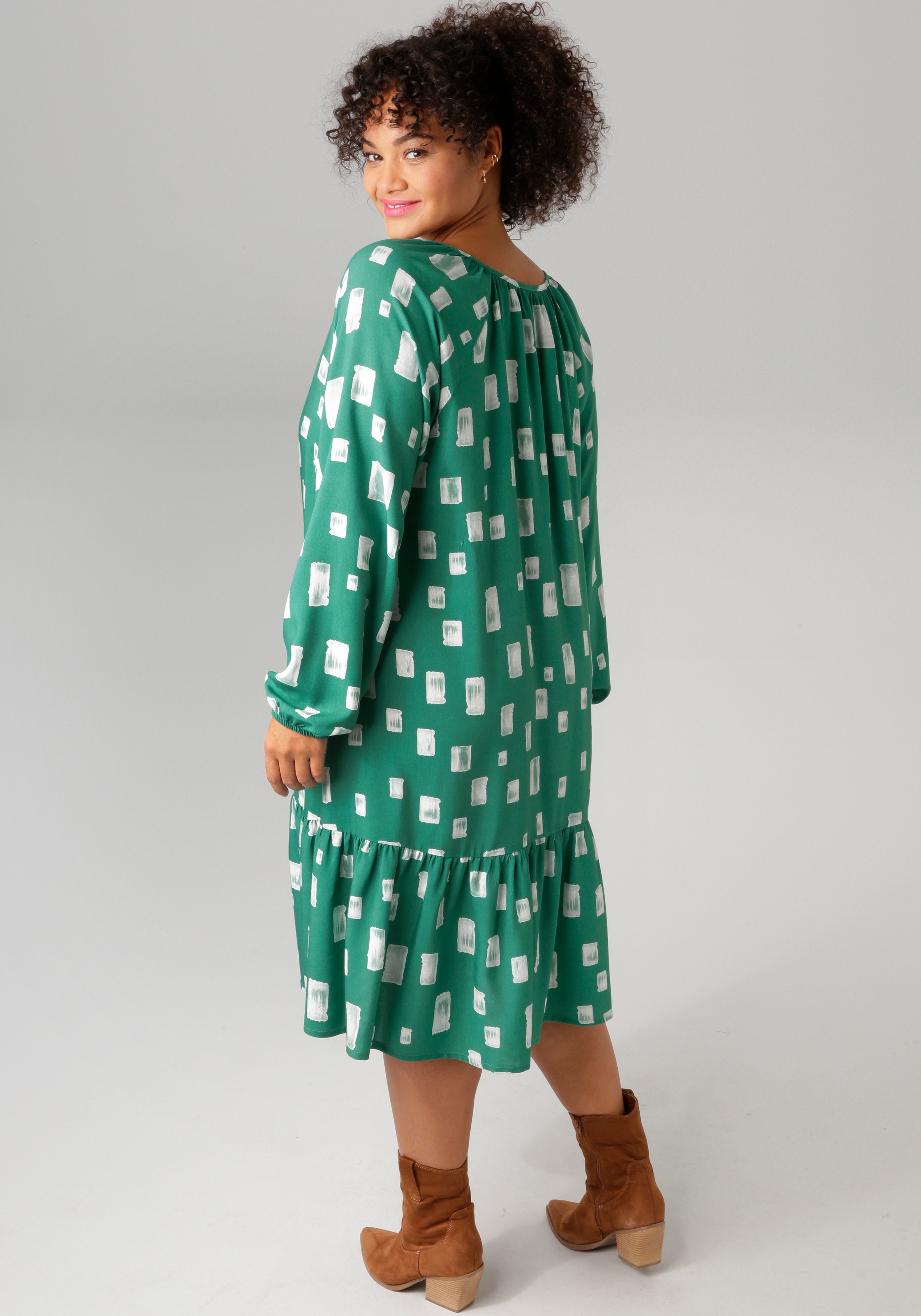 Aniston PLUS Sommerkleid, mit interessantem Muster günstig online kaufen