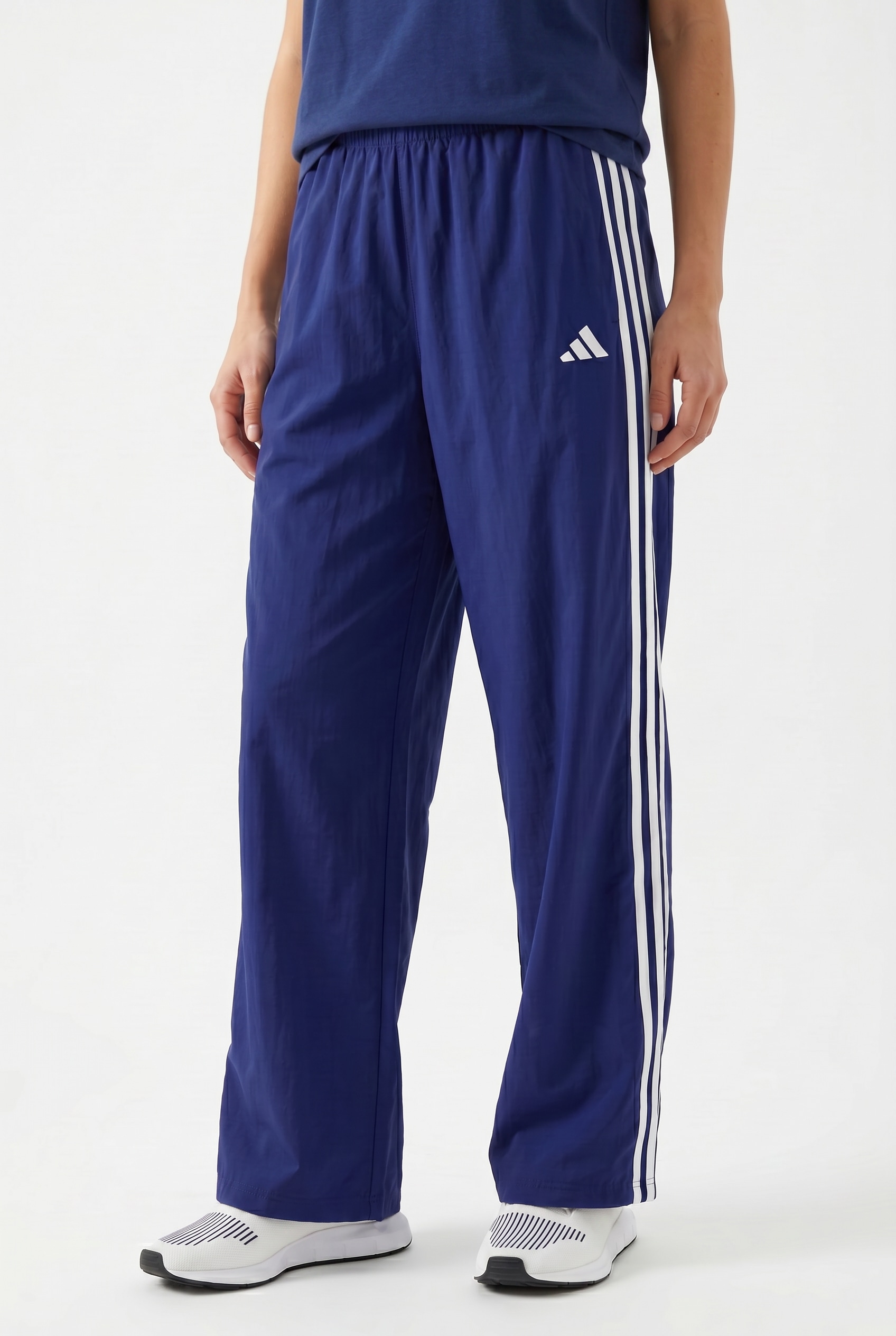 adidas Sportswear Sporthose "W 3S WV PT" Fallschirmhose, locker geschnitten, mit weitem Bein