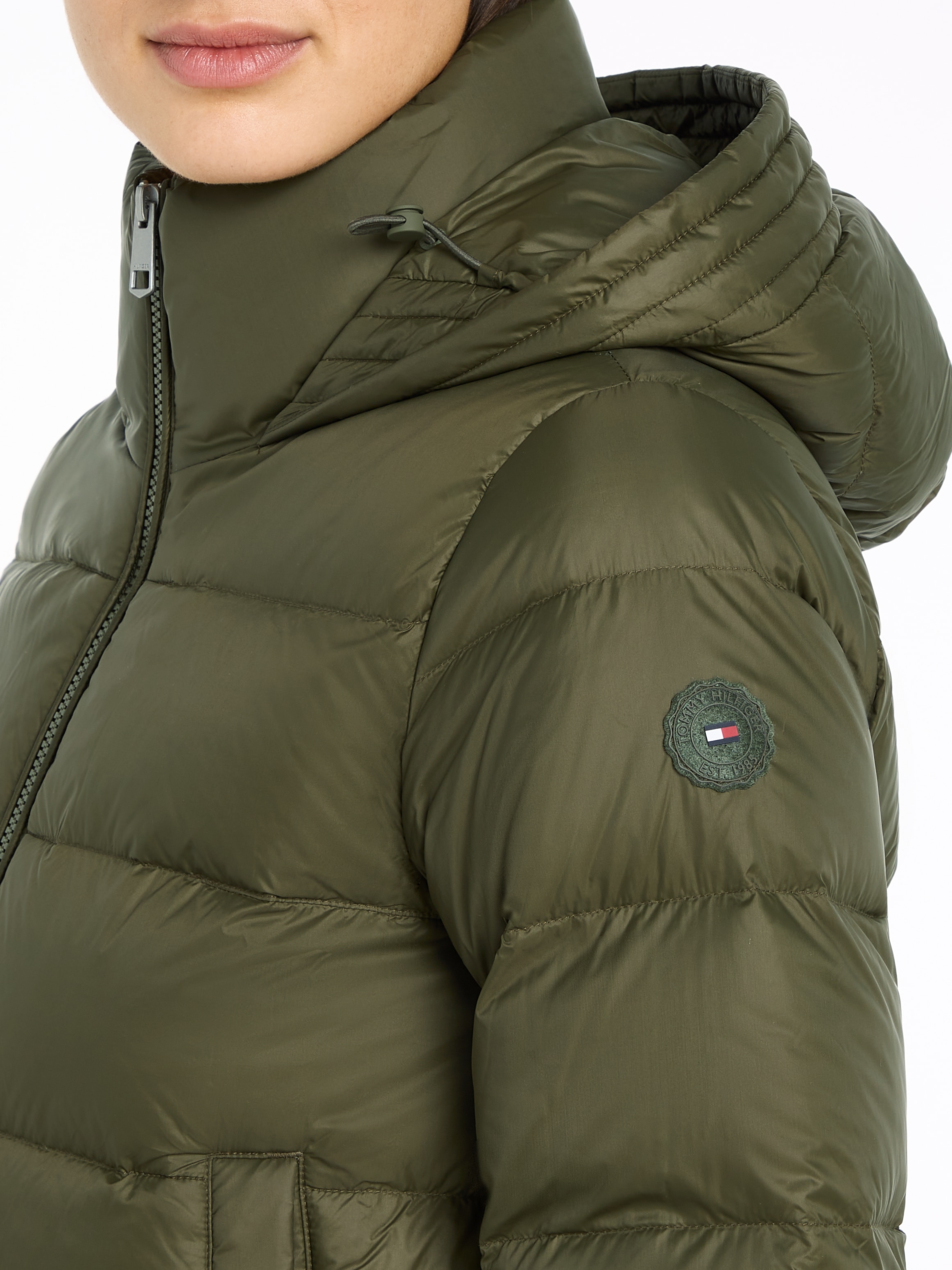 Tommy Hilfiger Steppjacke »LW DOWN CASUAL JACKET«, mit Kapuze, mit Logoprägung