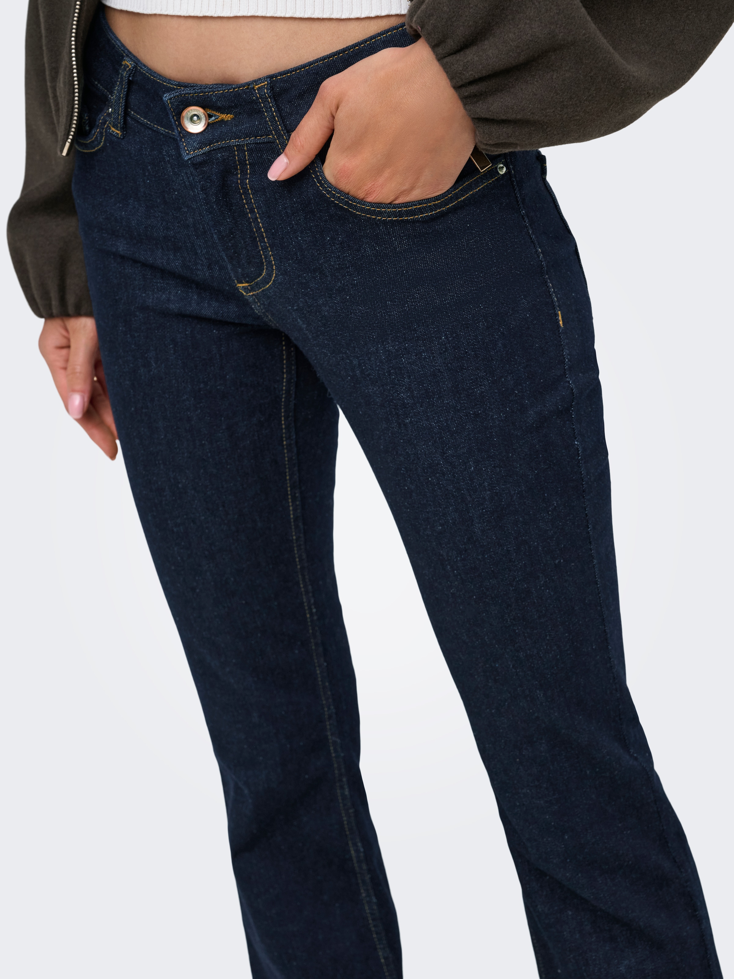ONLY Bootcut-Jeans »ONLBLUSH – Bootcut-Jeans mit niedriger Leibhöhe und Stretch« Baumwollmischung, bootcut fit